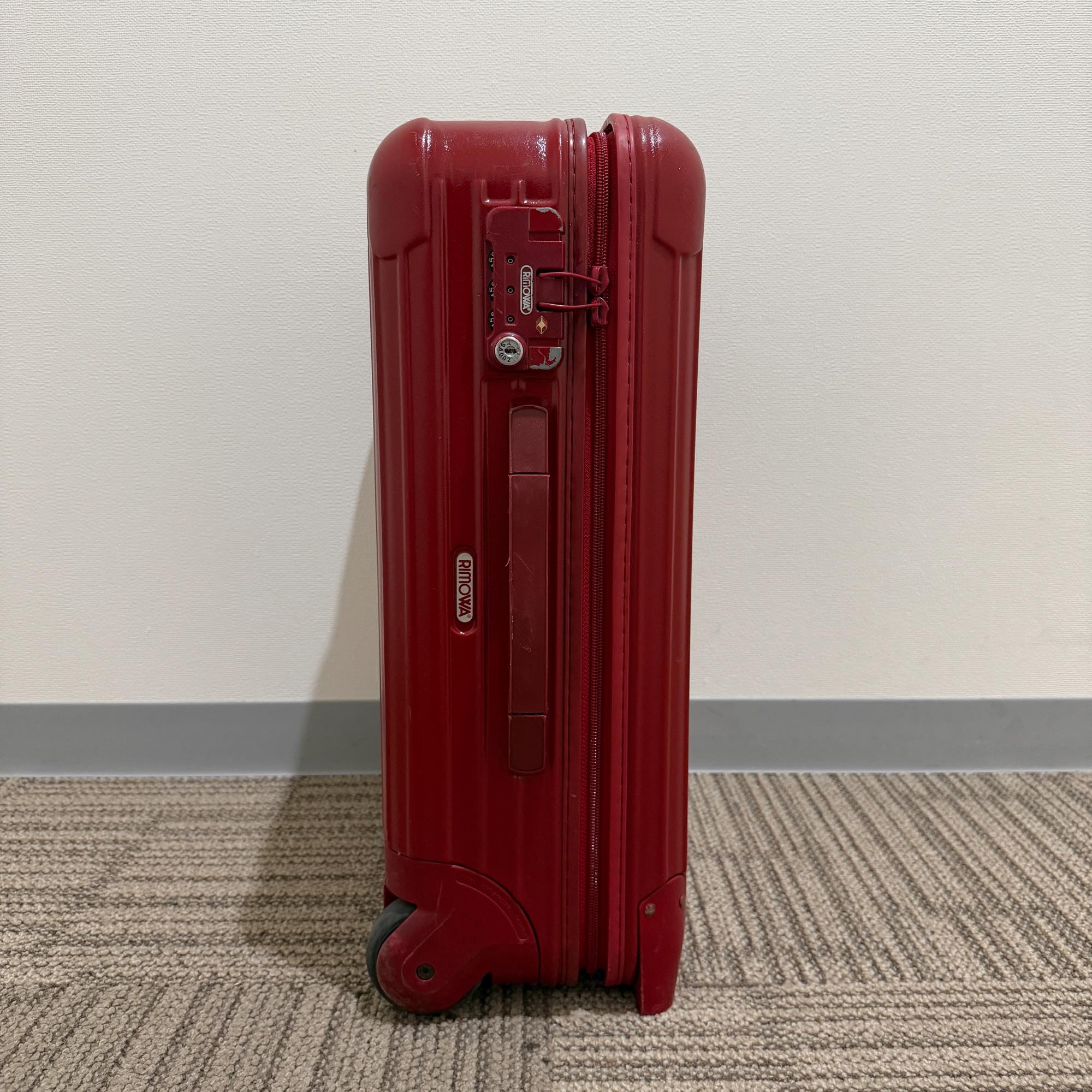 リモワ　エッセンシャル(サルサ)　855.52-19　35リットル　中古商品　2輪