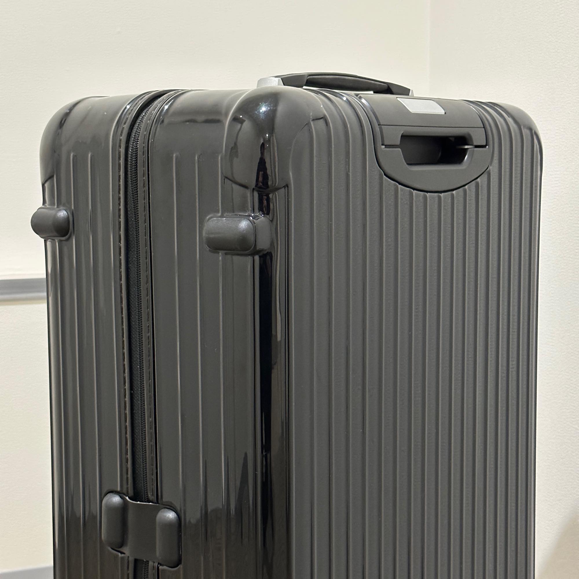 リモワ サルサ デラックス　830.70.50.4　78リットル　中古美品　4輪