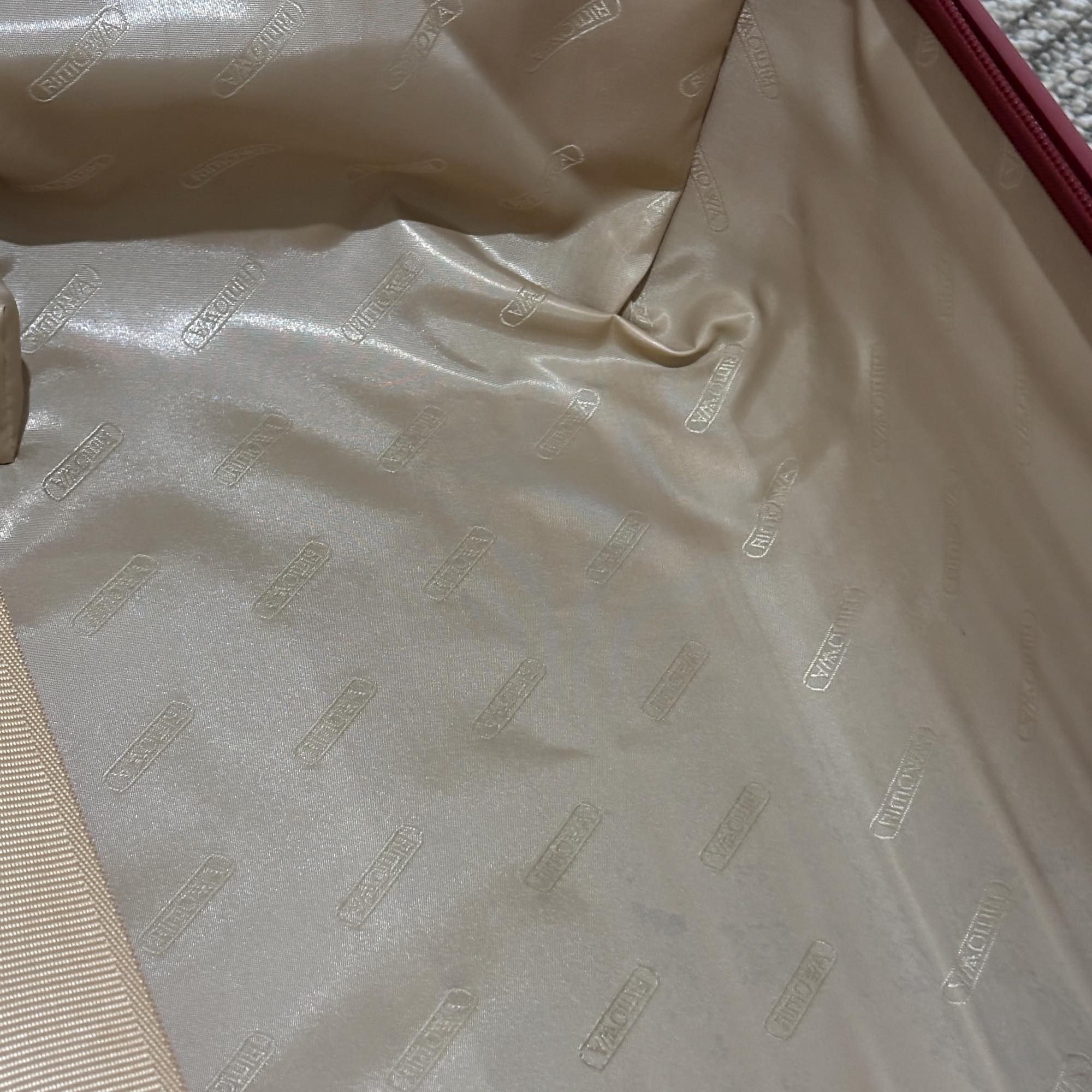 リモワ サルサ デラックス　830.70.50.4　78リットル　中古美品　4輪