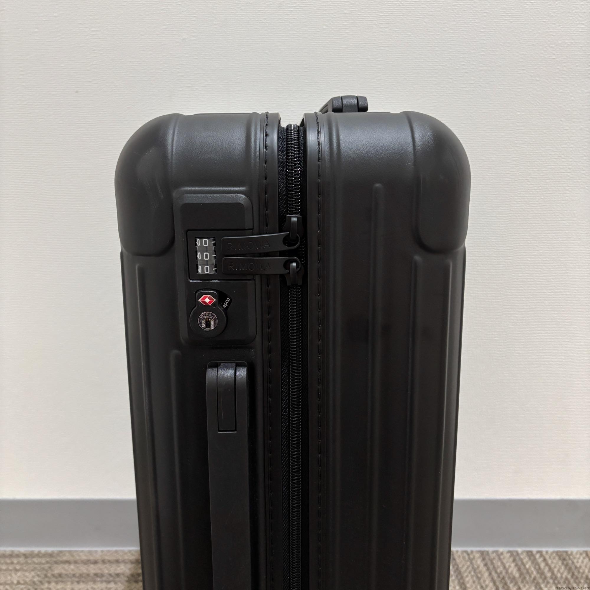 リモワ　エッセンシャル　キャビンS　34L　832.52.63.1-2　中古美品　マットブラック