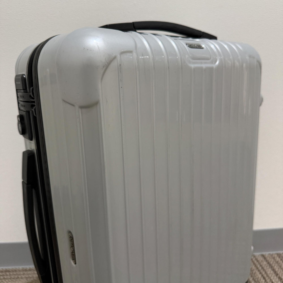リモワ　サルサ　844.52-2　中古商品　32リットル　4輪
