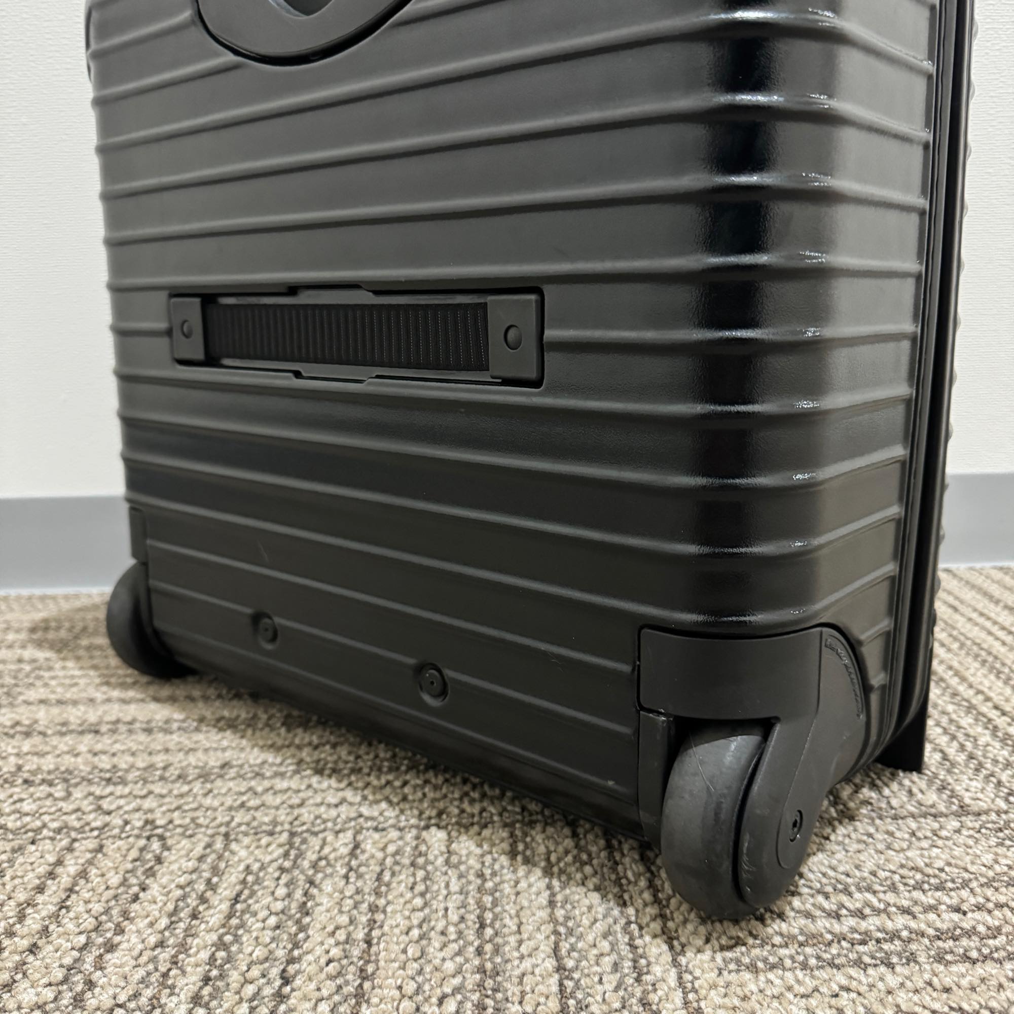 リモワ　サルサ　中古美品　851.40-2　23リットル　2輪