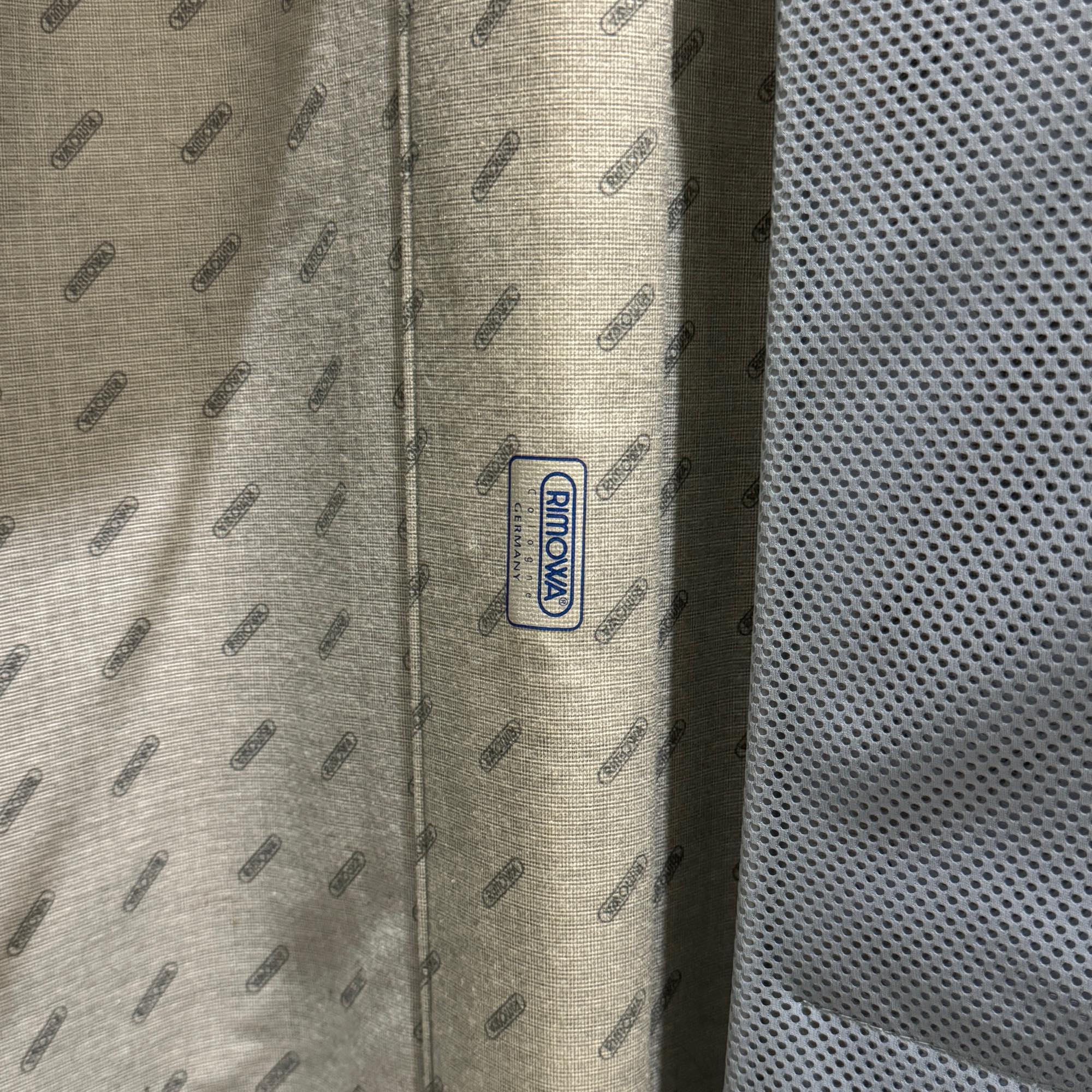 リモワ　サルサ　851.77-2　104リットル　中古商品　2輪