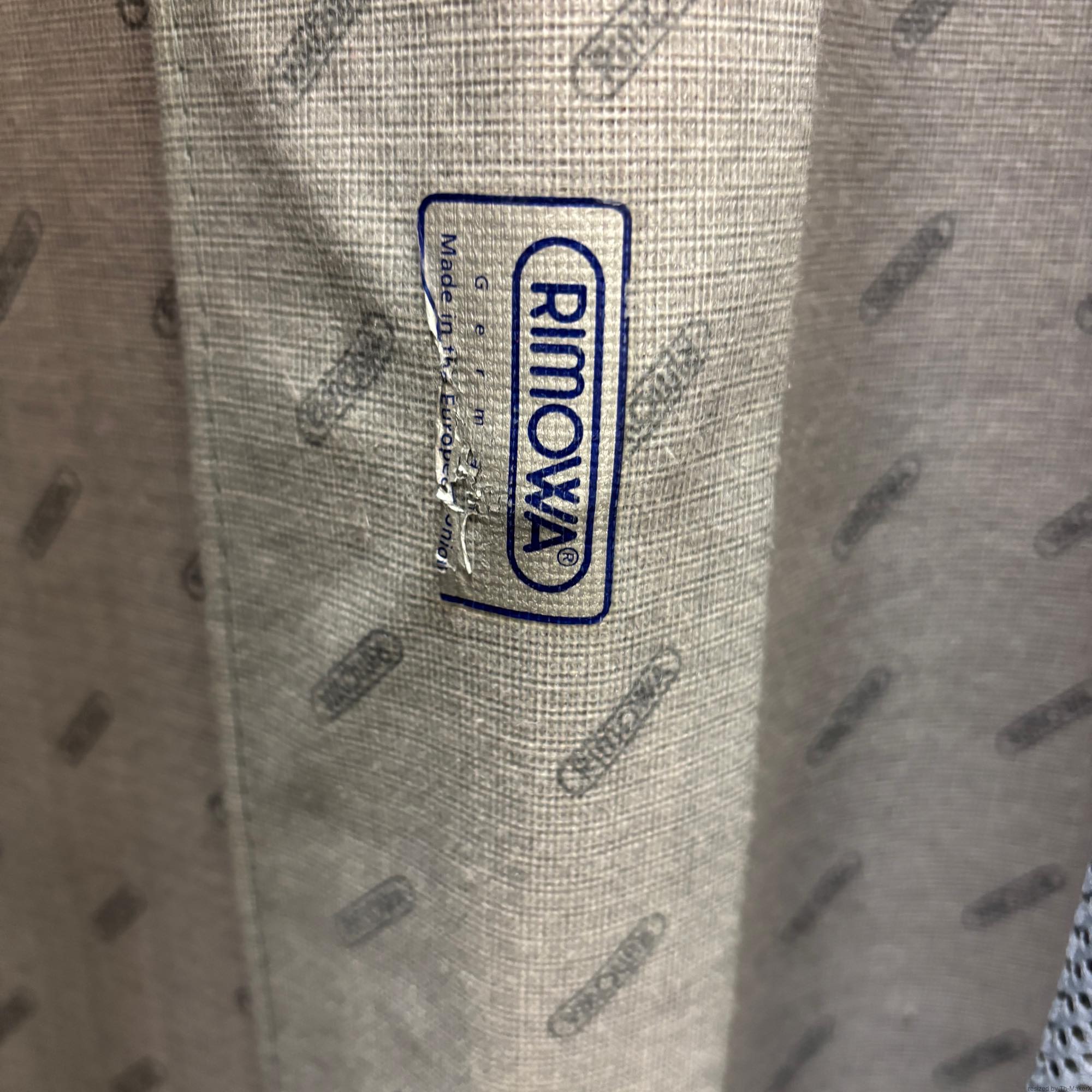 リモワ　エッセンシャル(サルサ)　855.77　104リットル　中古美品　2輪
