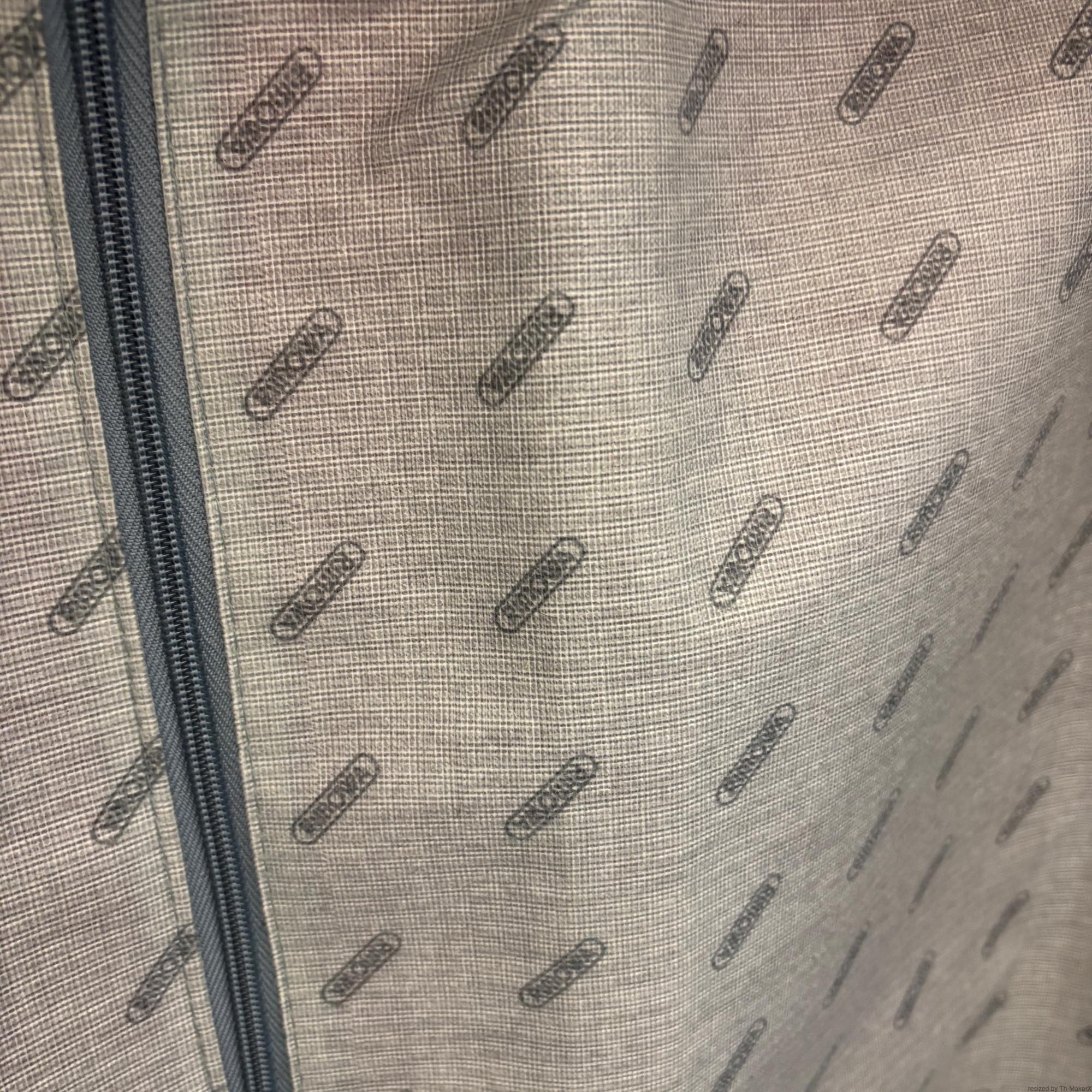 リモワ　エッセンシャル(サルサ)　855.77　104リットル　中古美品　2輪