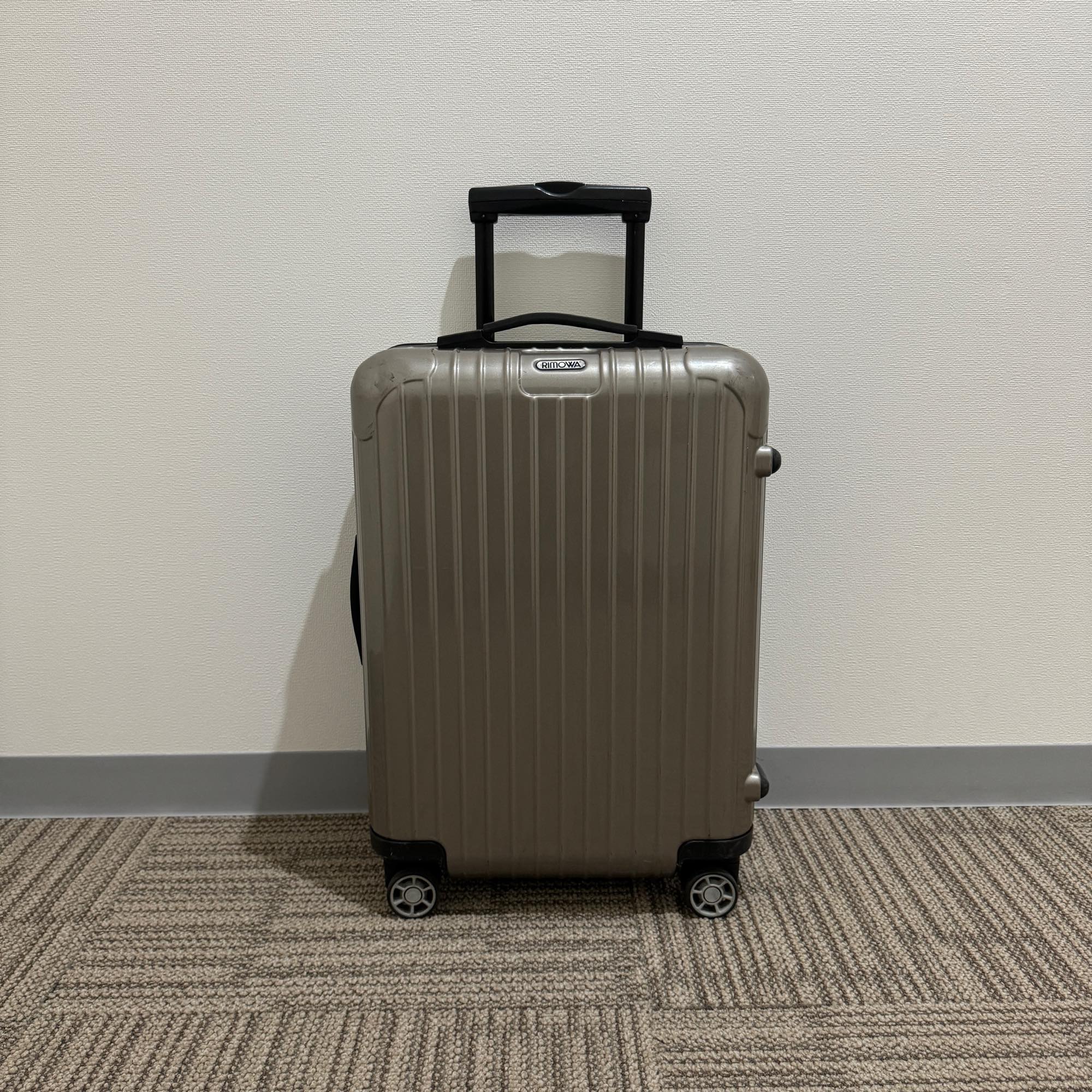 リモワ　サルサ　中古美品　869.52-2　35リットル　4輪