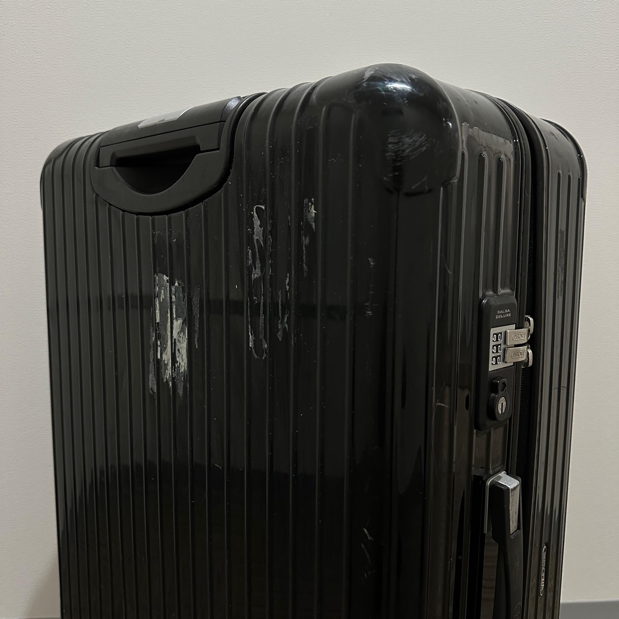 リモワ　サルサデラックス　870.73-2　中古商品　84リットル　4輪