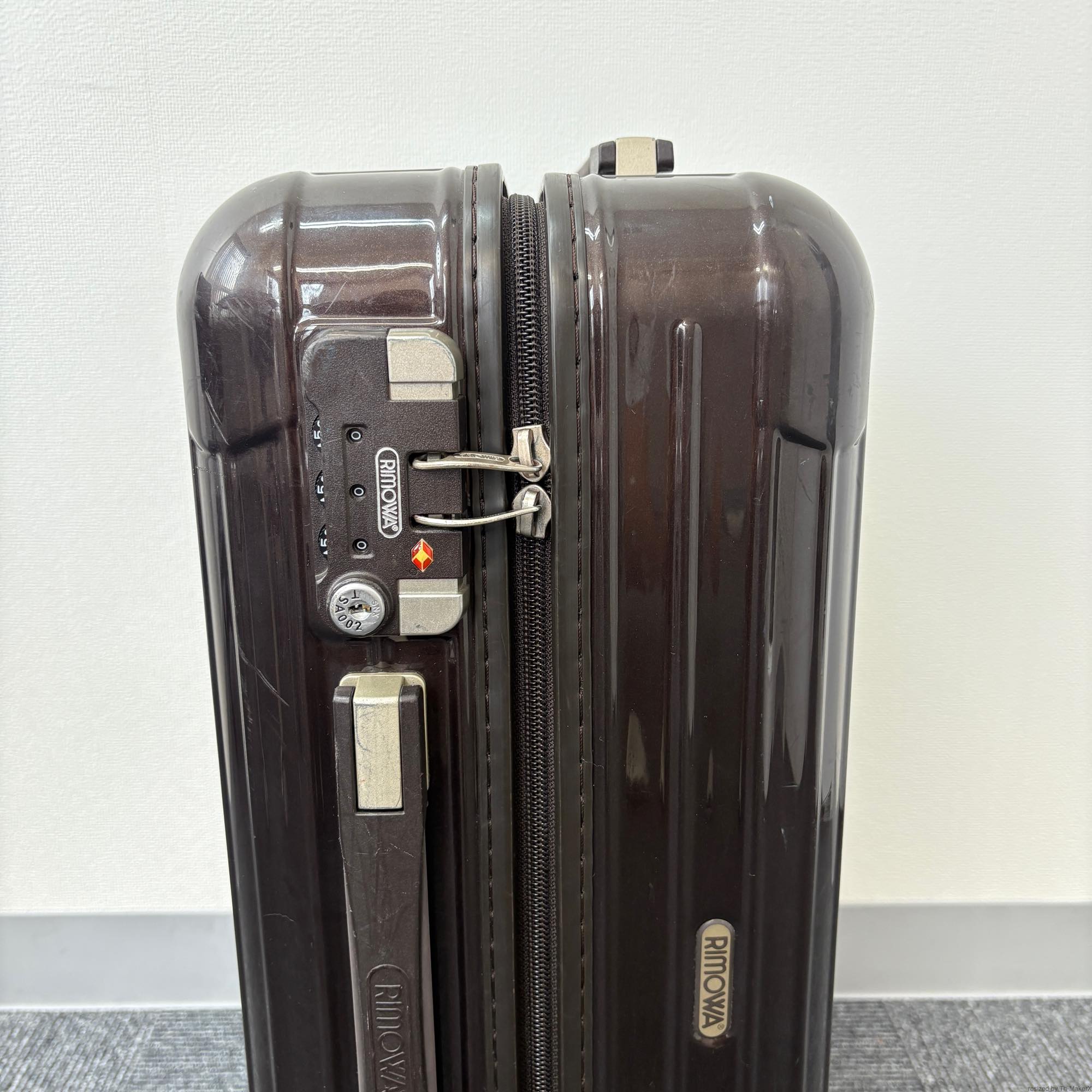 リモワ　サルサデラックス(エッセンシャル)　872.52-2　33リットル　中古美品　4輪