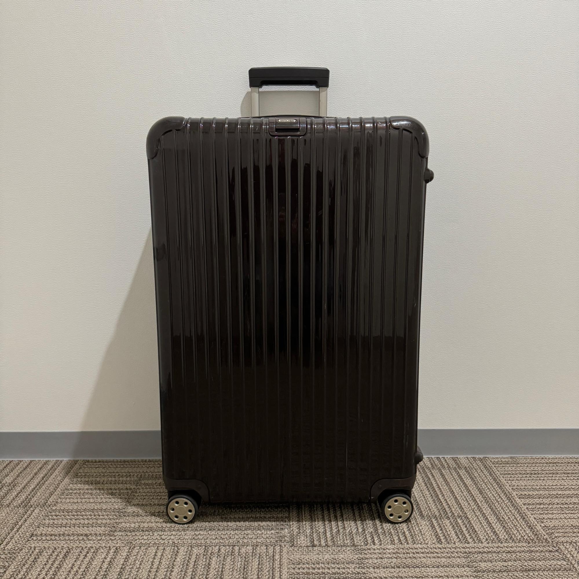 リモワ　サルサデラックス　872.77-2　中古商品　104リットル　4輪