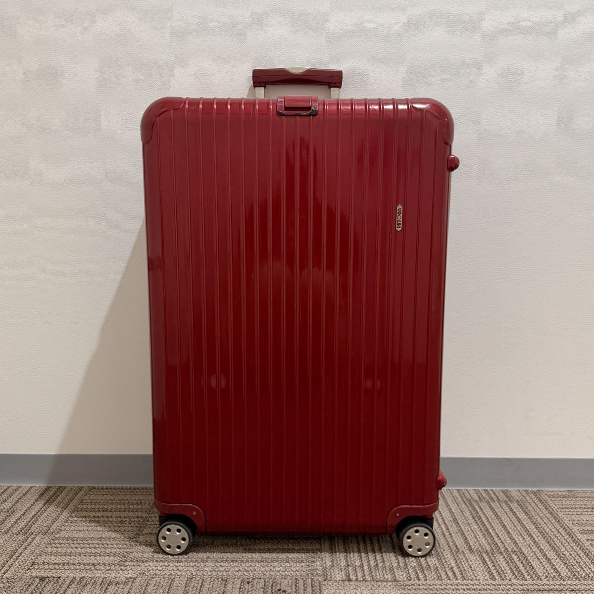リモワ　サルサデラックス(エッセンシャル)　873.77-2 　中古美品　104リットル　4輪
