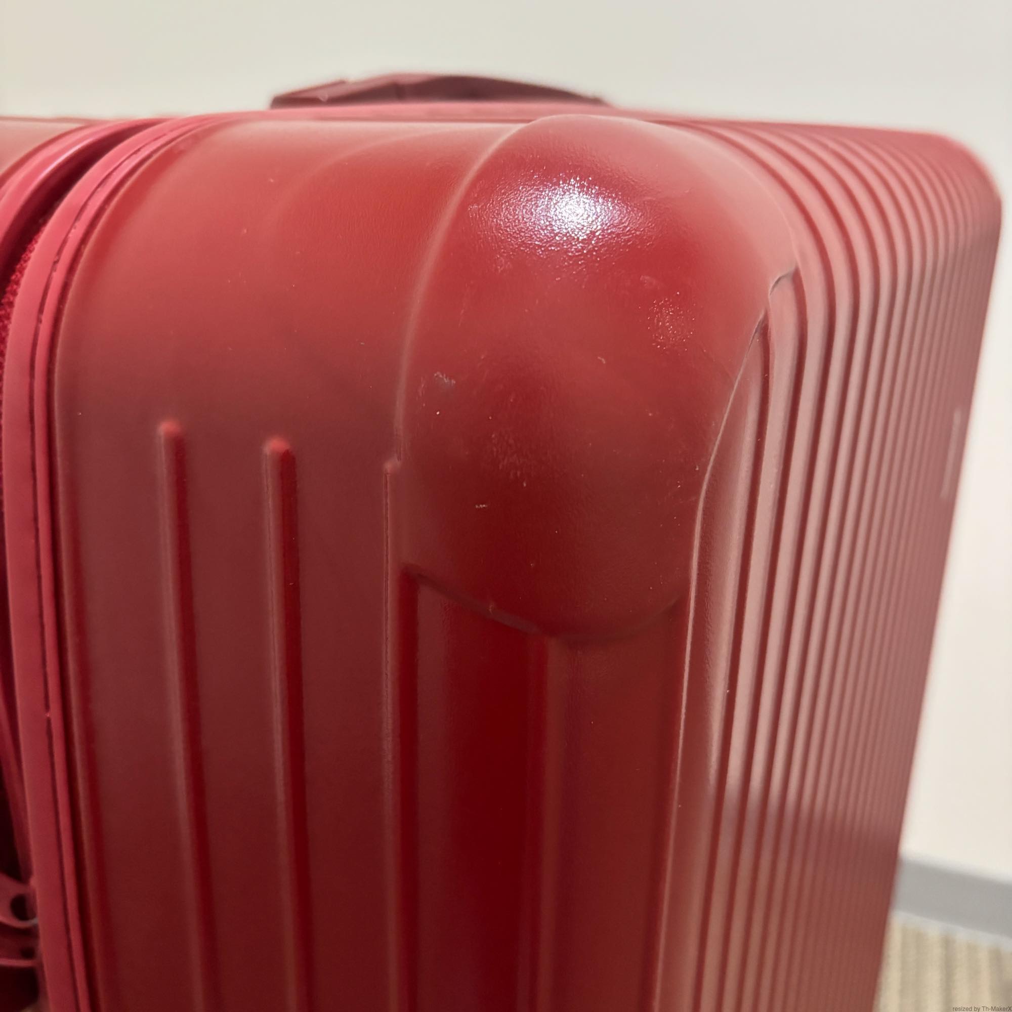 リモワ　エッセンシャル(サルサ)　875.70-2　82リットル　中古美品　4輪