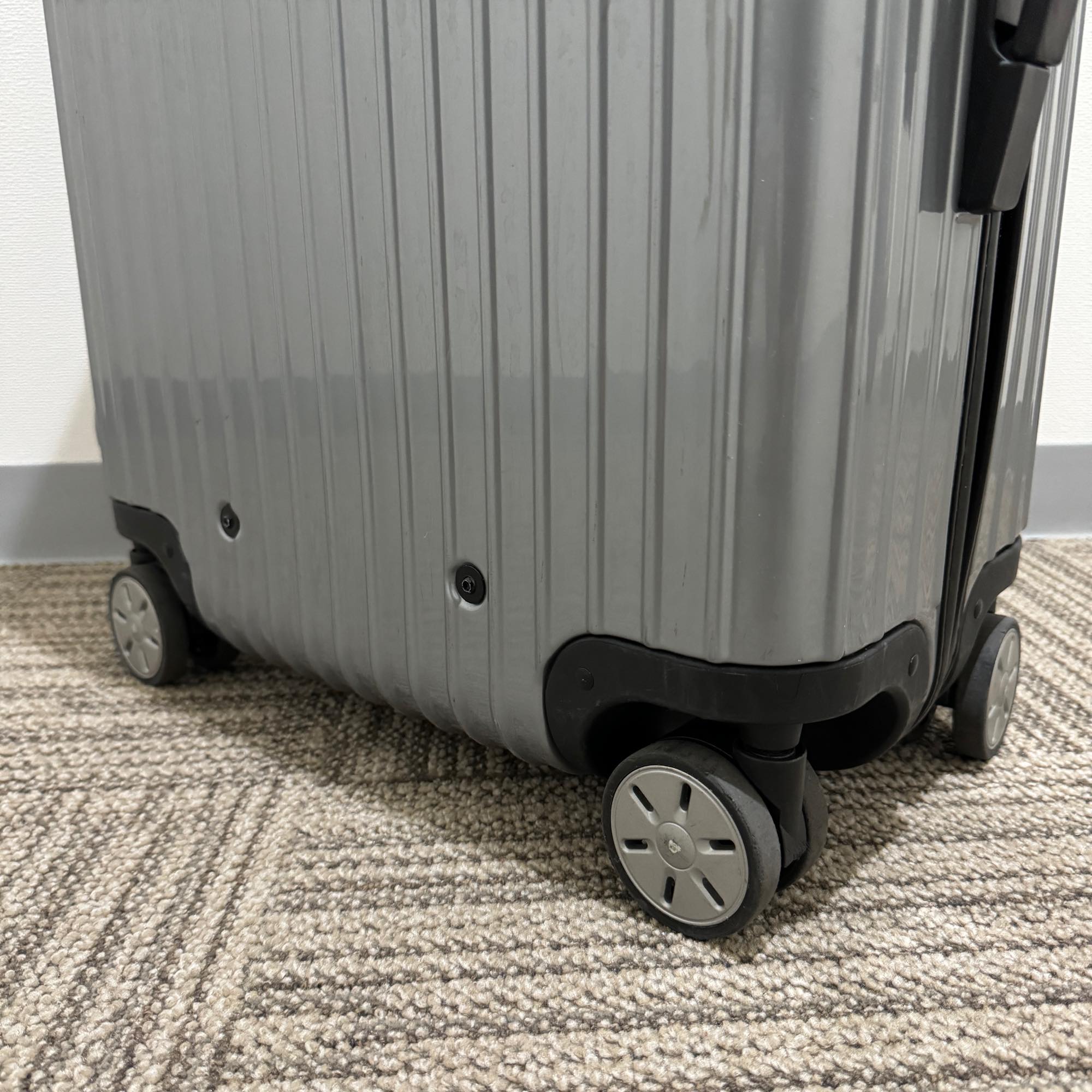 リモワ　サルサ　中古美品　876.63-2　63リットル　4輪