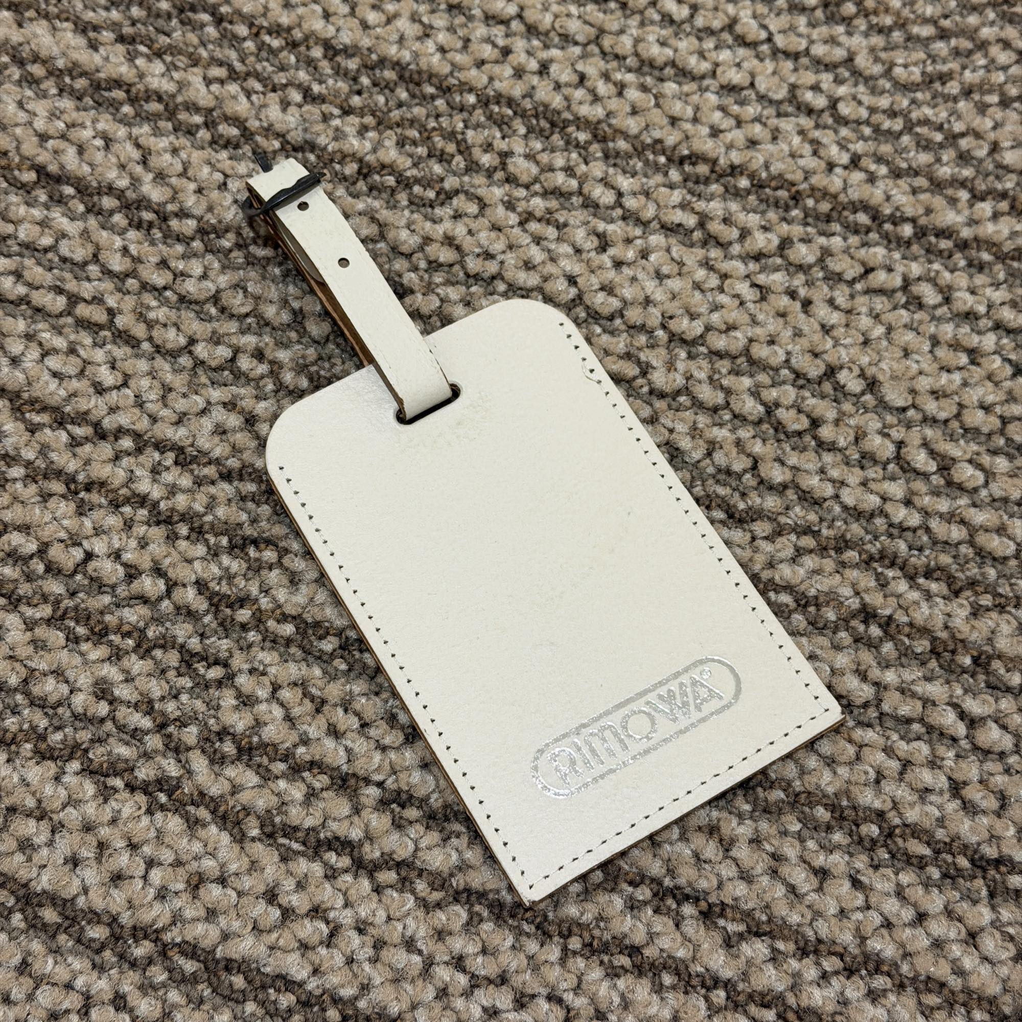 リモワ　ハイブリッド(リンボ)　880.52.50.2-2　32リットル　中古商品　2輪
