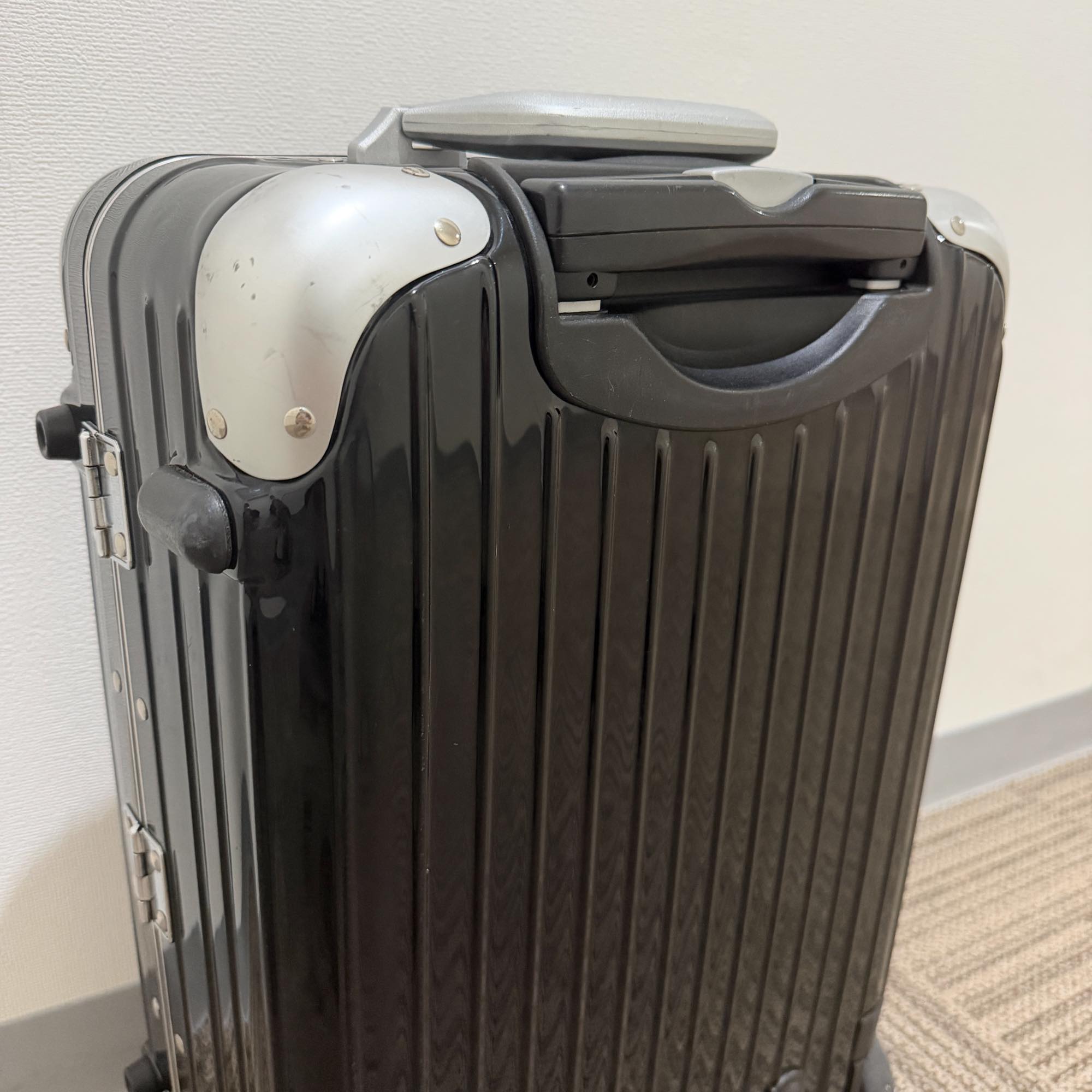 リモワ　ハイブリッド(リンボ)　880.52.50.2-2　32リットル　中古商品　2輪