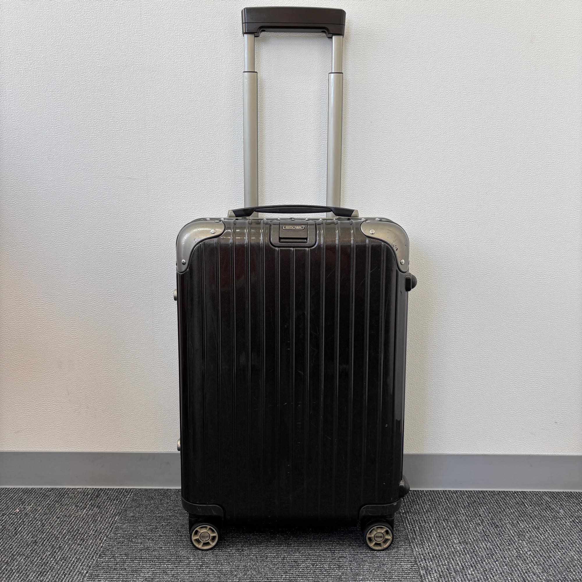 リモワ　リンボ(ハイブリッド)　881.52.33.4　32リットル　中古美品　4輪