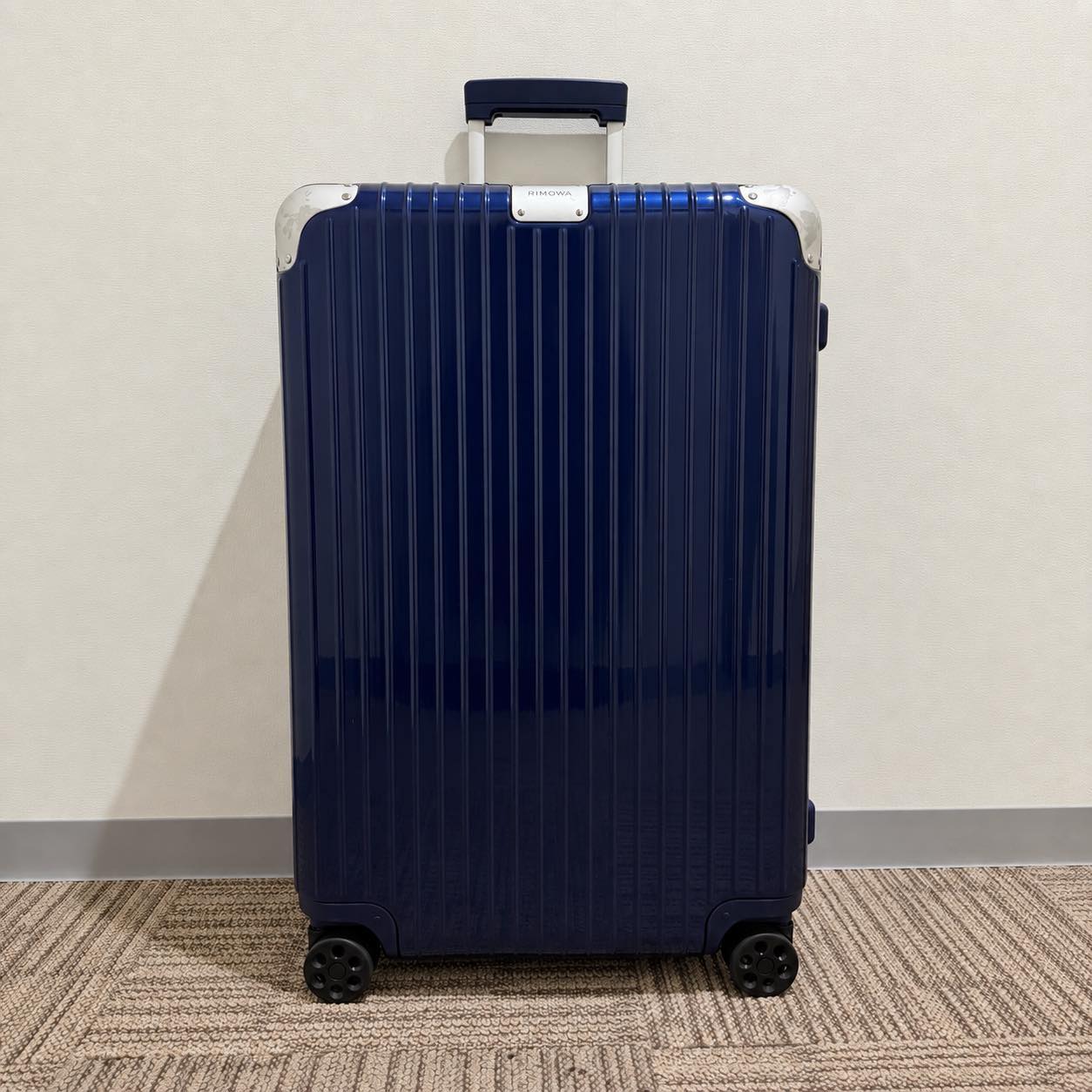 リモワの偽物を見分ける14の方法 – リモワ(RIMOWA)専門通販サイト