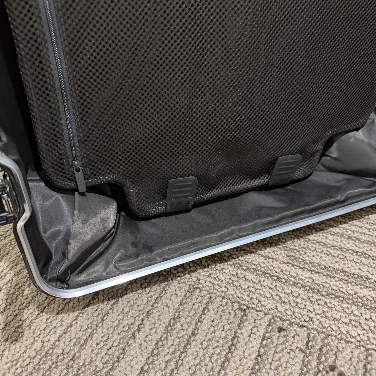 リモワ　ハイブリッド　883.73.60.4-2　チェックインL　マットブルー　中古美品　84L