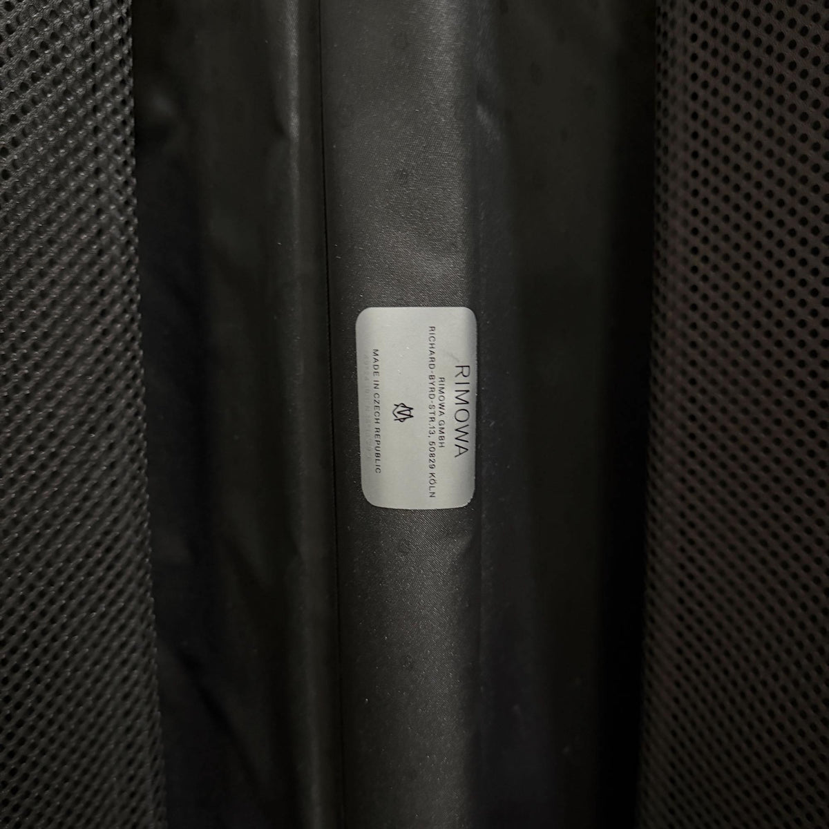 リモワ　ハイブリッド　883.73.60.4-2　チェックインL　マットブルー　中古美品　84L