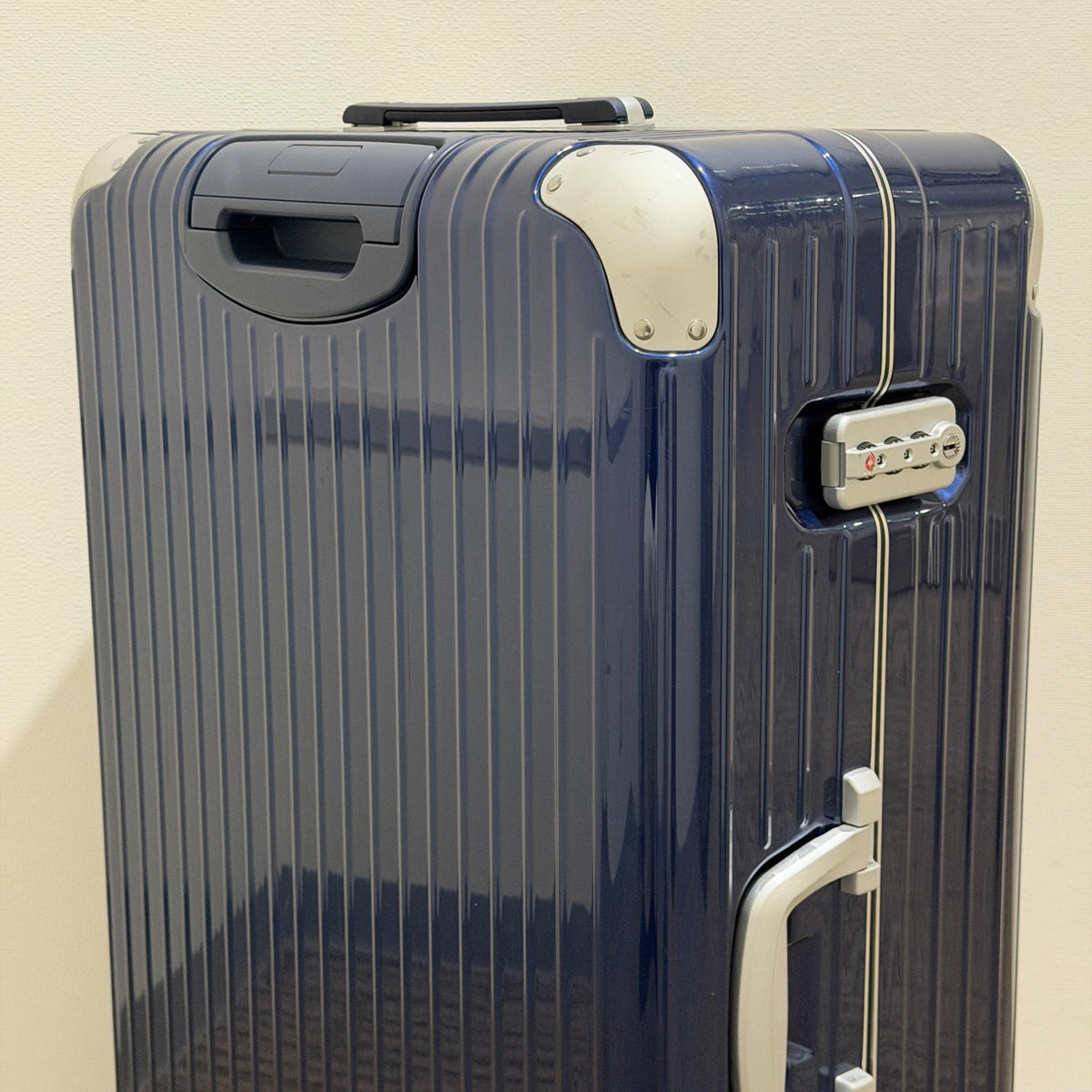 リモワ　ハイブリッド　883.73.60.4-2　チェックインL　マットブルー　中古美品　84L