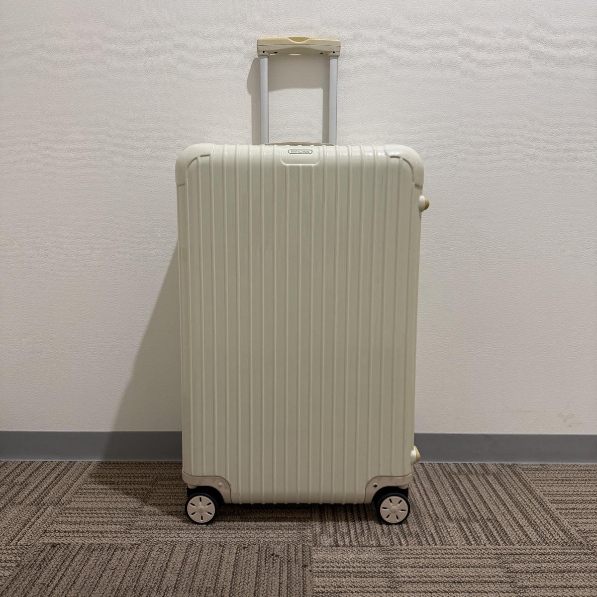 リモワ　ユナイテッドアローズ限定　エッセンシャル(サルサ)　895.44.01.0-2　中古美品　78リットル　4輪