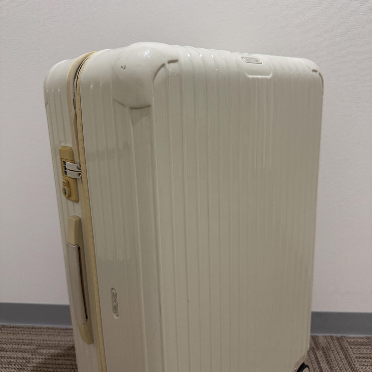リモワ　ユナイテッドアローズ限定　エッセンシャル(サルサ)　895.44.01.0-2　中古美品　78リットル　4輪