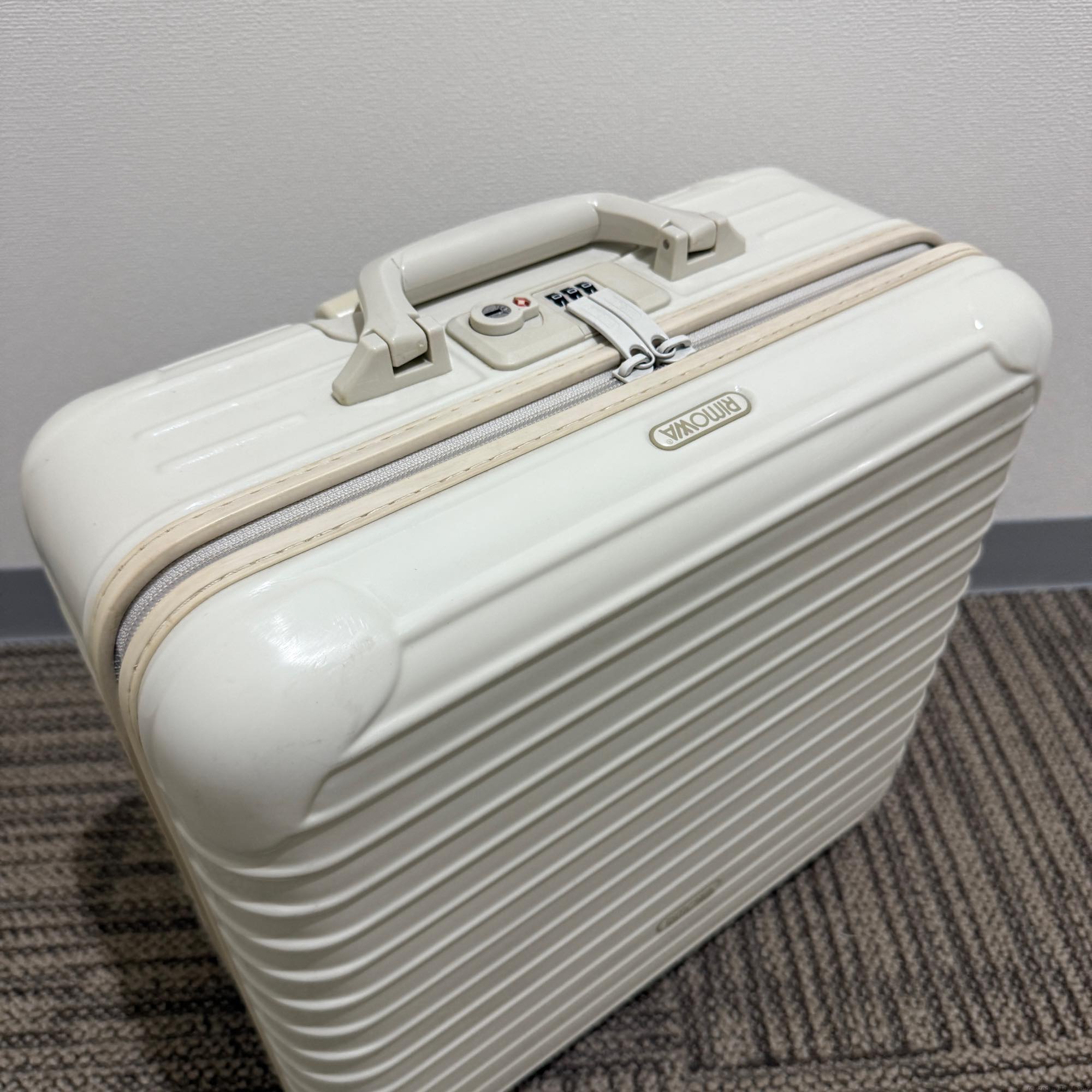 リモワ ユナイテッドアローズ限定サルサ 895.47-2 中古美品 20リットル