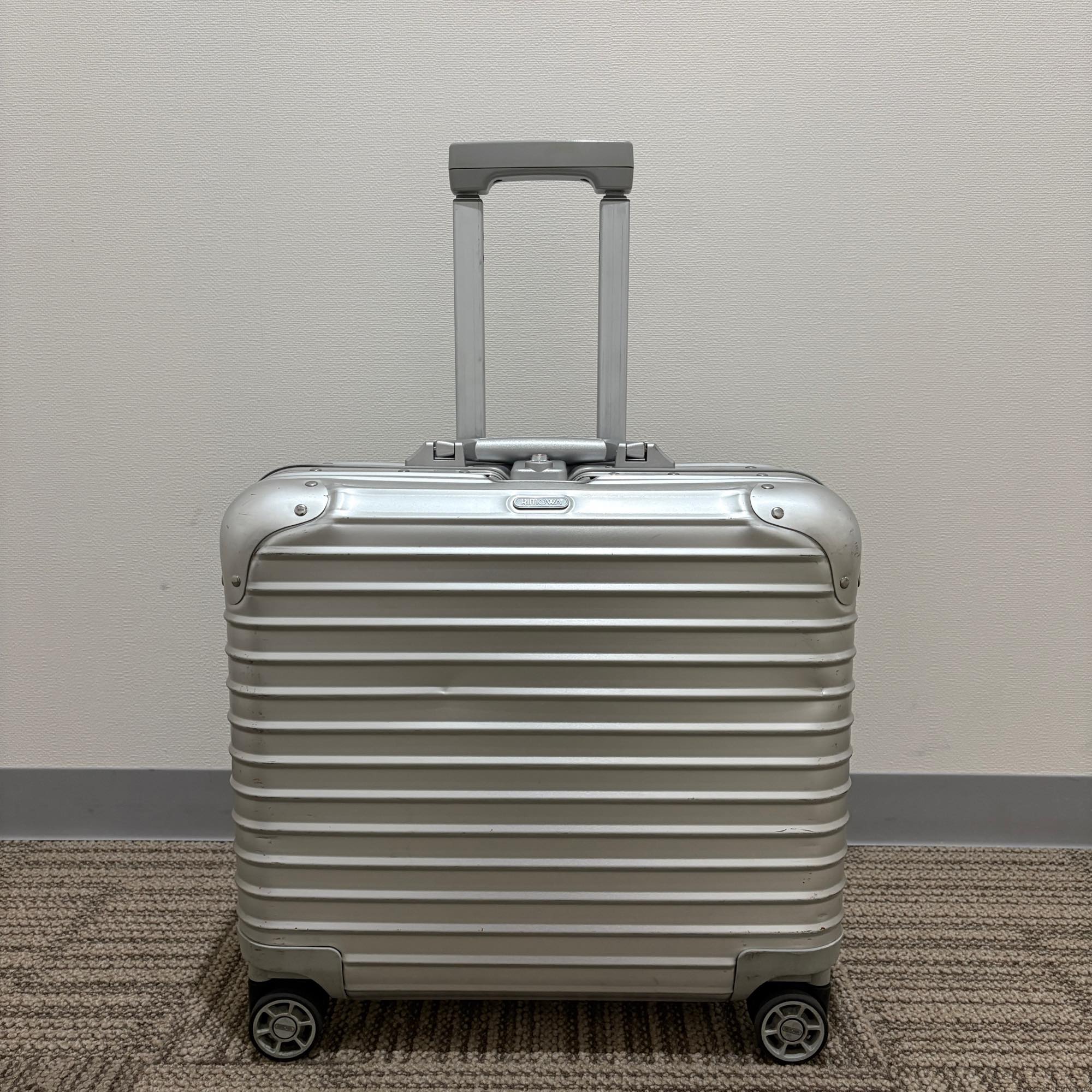 リモワ トパーズ 923.40-2 中古美品 26リットル 4輪 – リモワ(RIMOWA