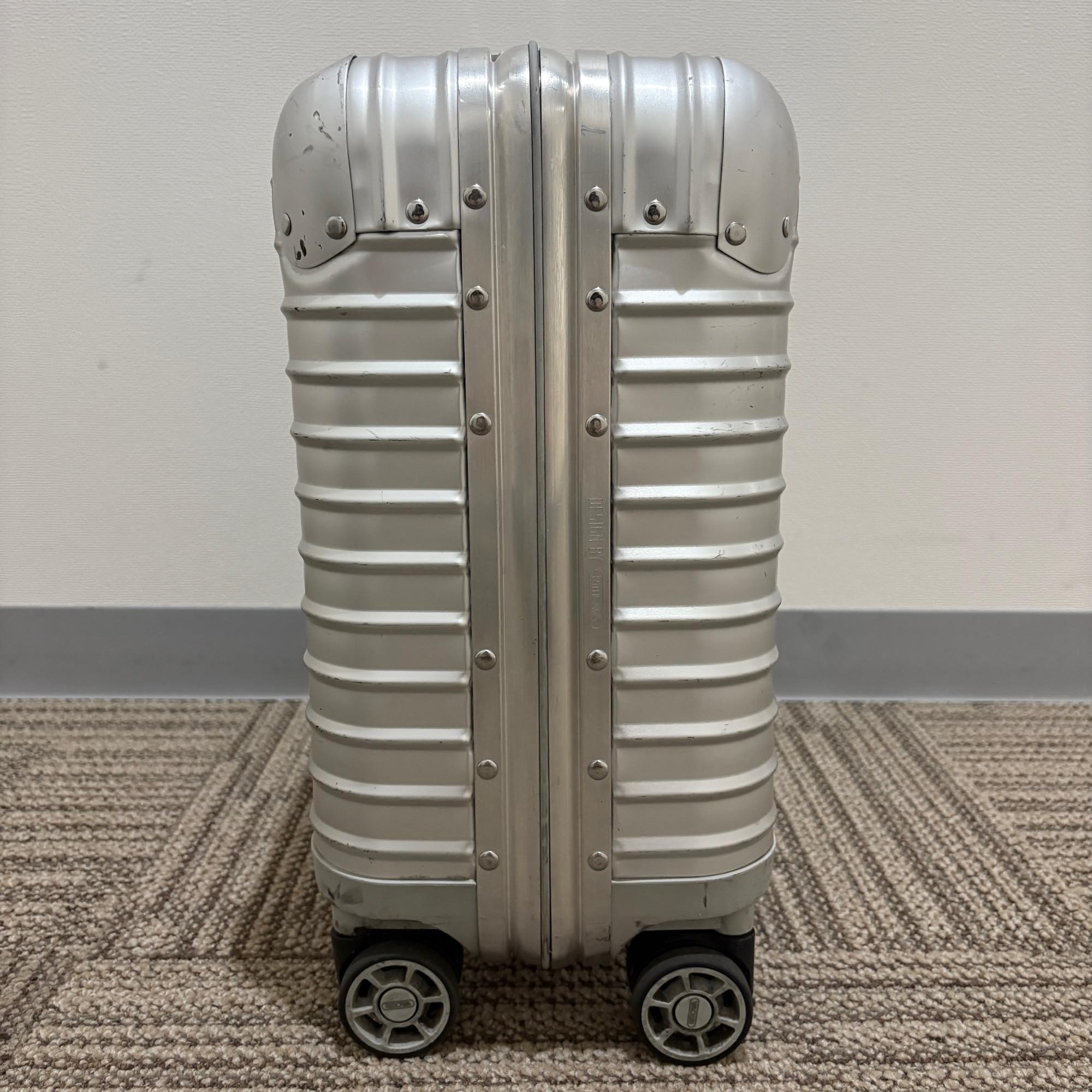 リモワ トパーズ 923.40-2 中古美品 26リットル 4輪 – リモワ(RIMOWA