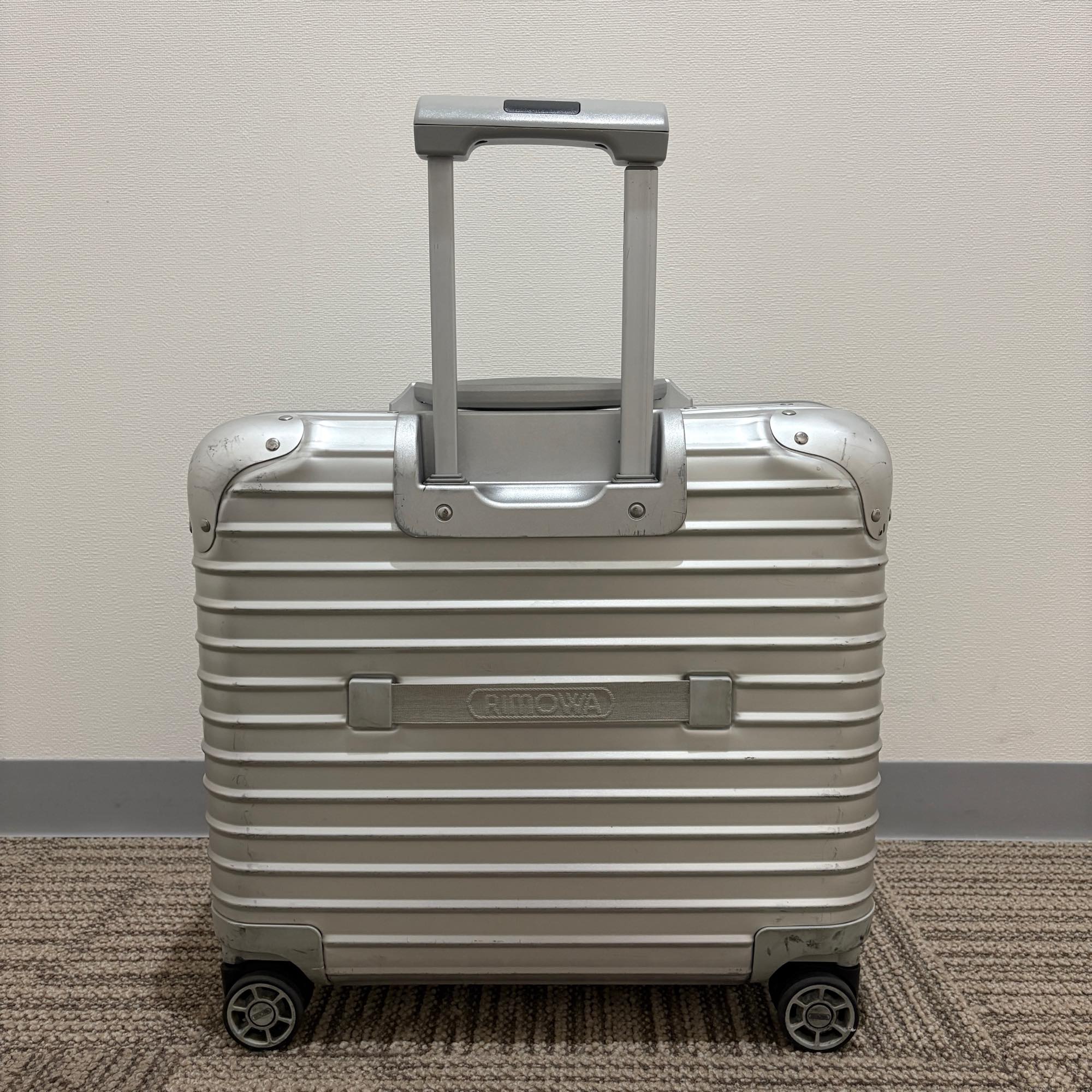 リモワ トパーズ 923.40-2 中古美品 26リットル 4輪 – リモワ(RIMOWA