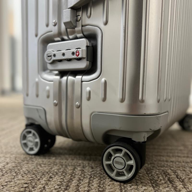 リモワ　トパーズ　924.56.00.4-2　中古商品　45リットル　4輪