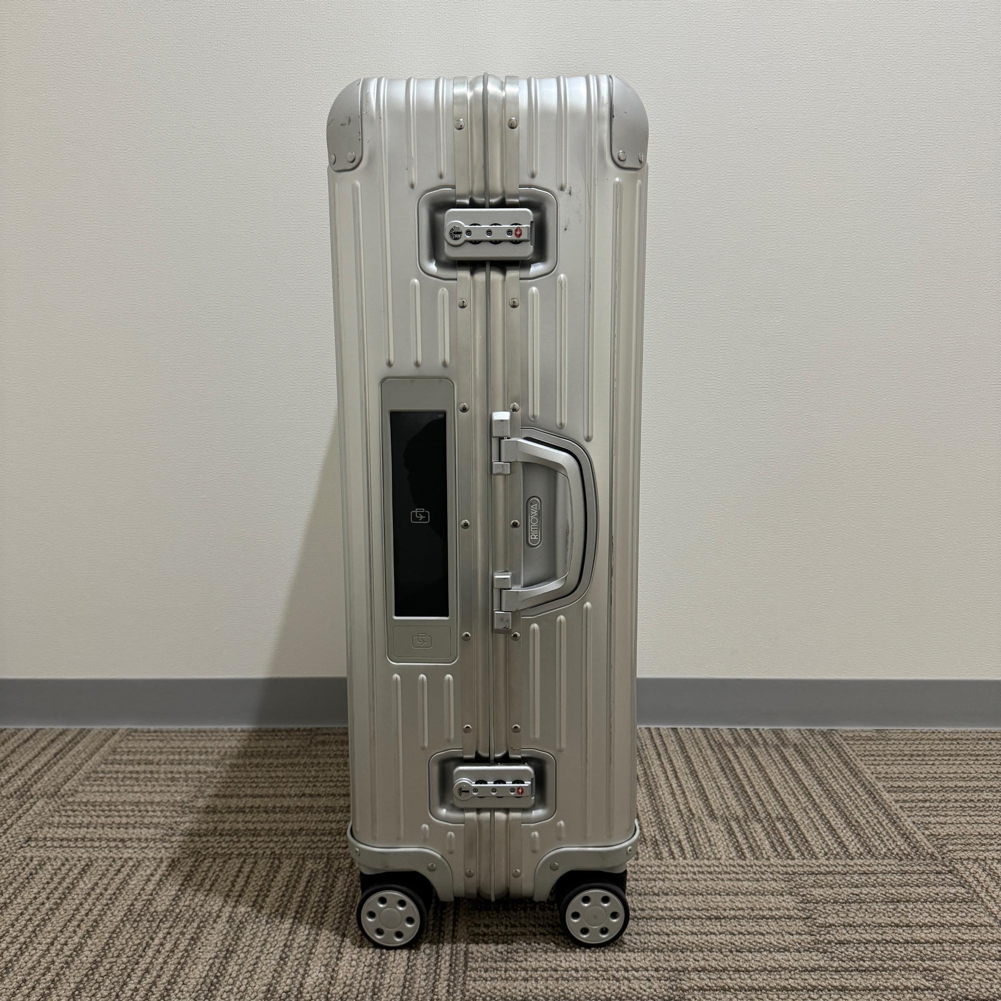 リモワ　トパーズ　電子タグ　中古美品　924.73-2　82リットル　4輪