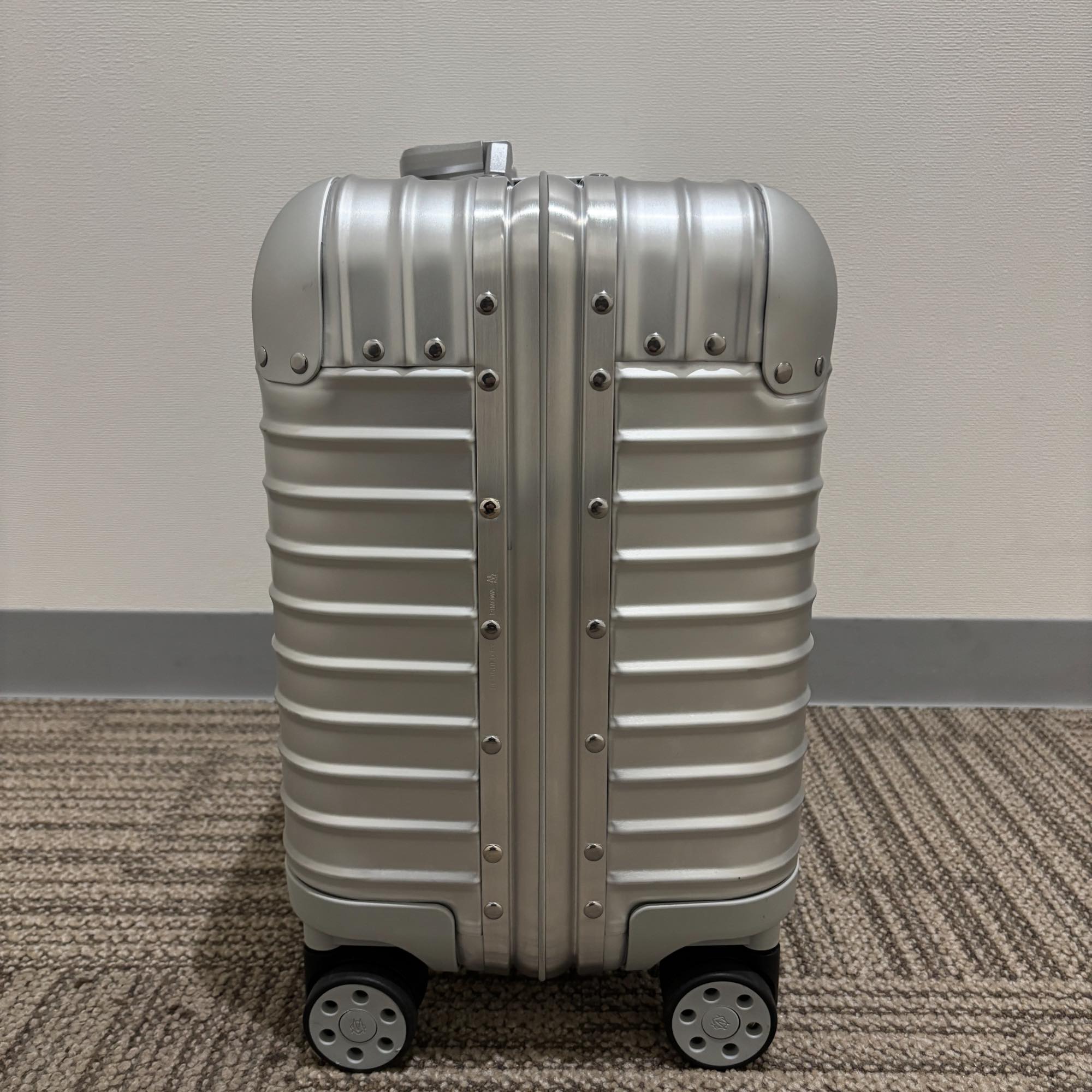 RIMOWA リモワ オリジナル コンパクト 4輪 キャリーケース 925.40