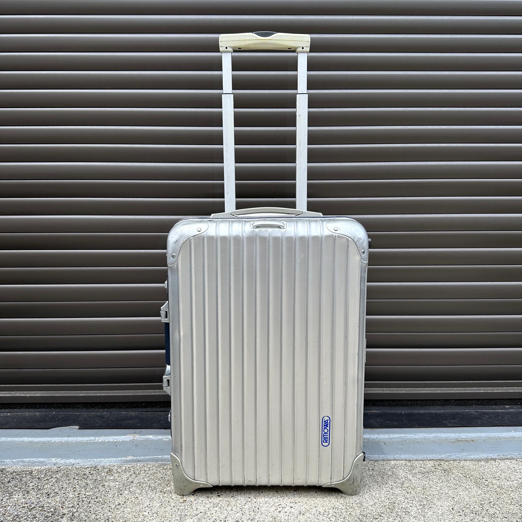 青ロゴ リモワ シルバーインテグラル 機内持ち込み 35L 2輪 トローリー リモワ シルバーインテグラル 925.52-2 35リットル 中古商品 2輪