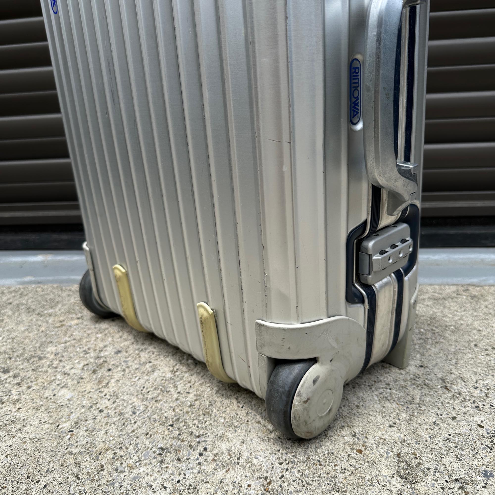 リモワ シルバーインテグラル 925.52-2 35リットル 中古商品 2輪