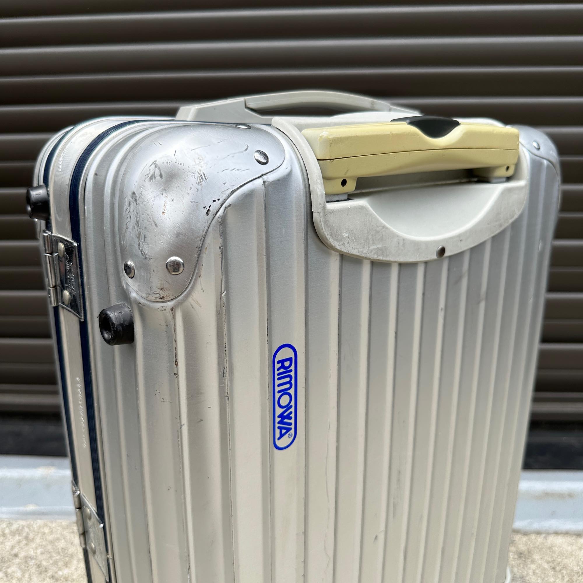 リモワ シルバーインテグラル 925.52-2 35リットル 中古商品 2輪