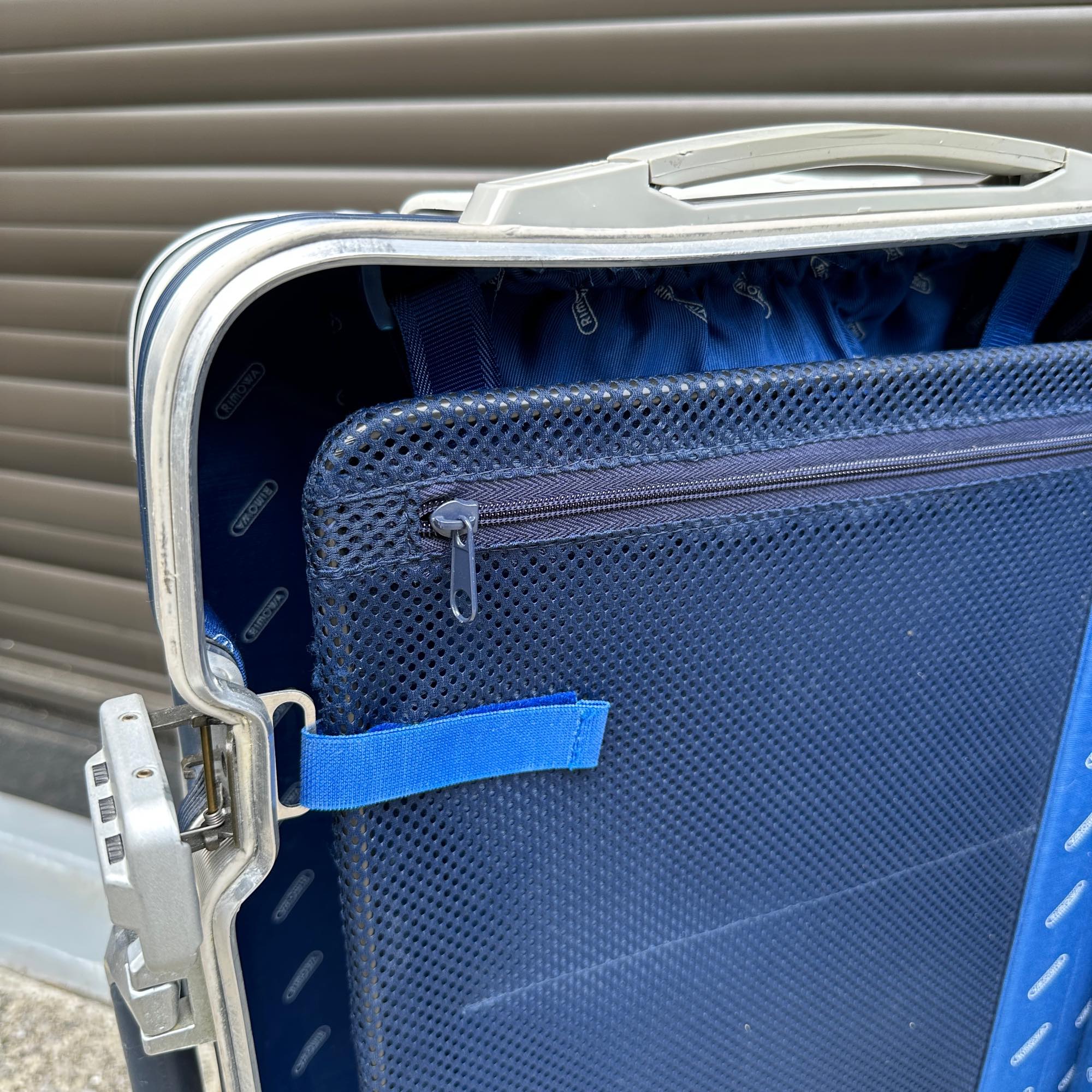 青ロゴ リモワ シルバーインテグラル 機内持ち込み 35L 2輪 トローリー リモワ シルバーインテグラル 925.52-2 35リットル 中古商品 2輪