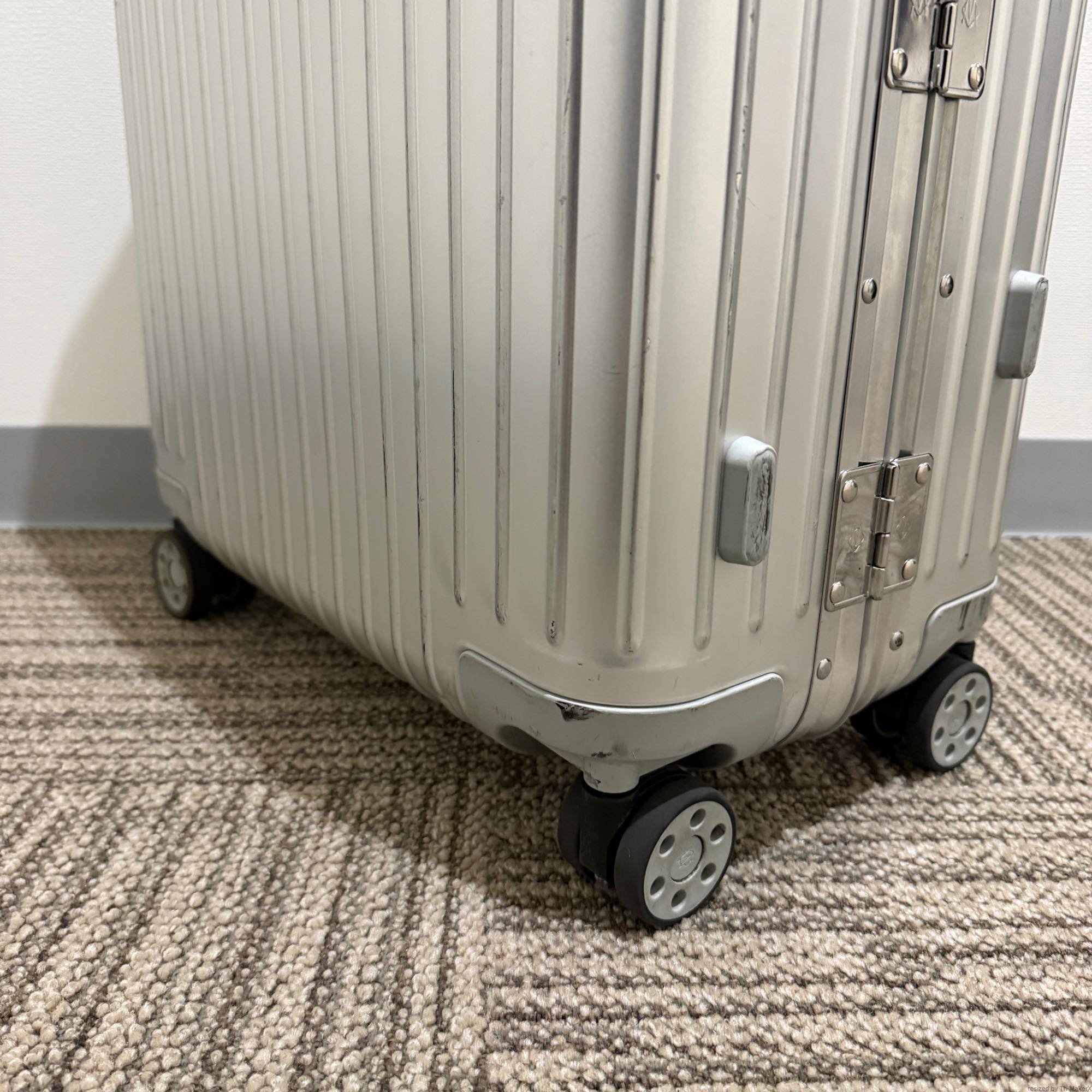 リモワ　オリジナル 925.56-2　キャビンプラス　中古美品　45リットル　4輪