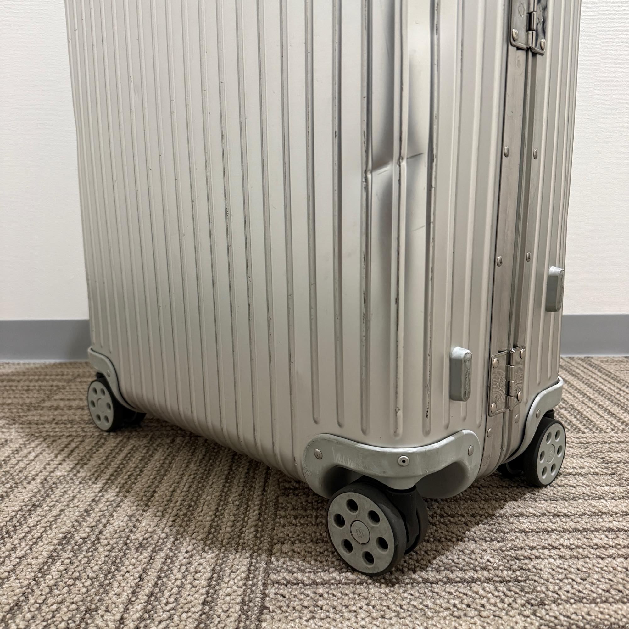 リモワ　オリジナル　チェックインL　925.73.00.4-2　シルバー　中古商品　86リットル　4輪
