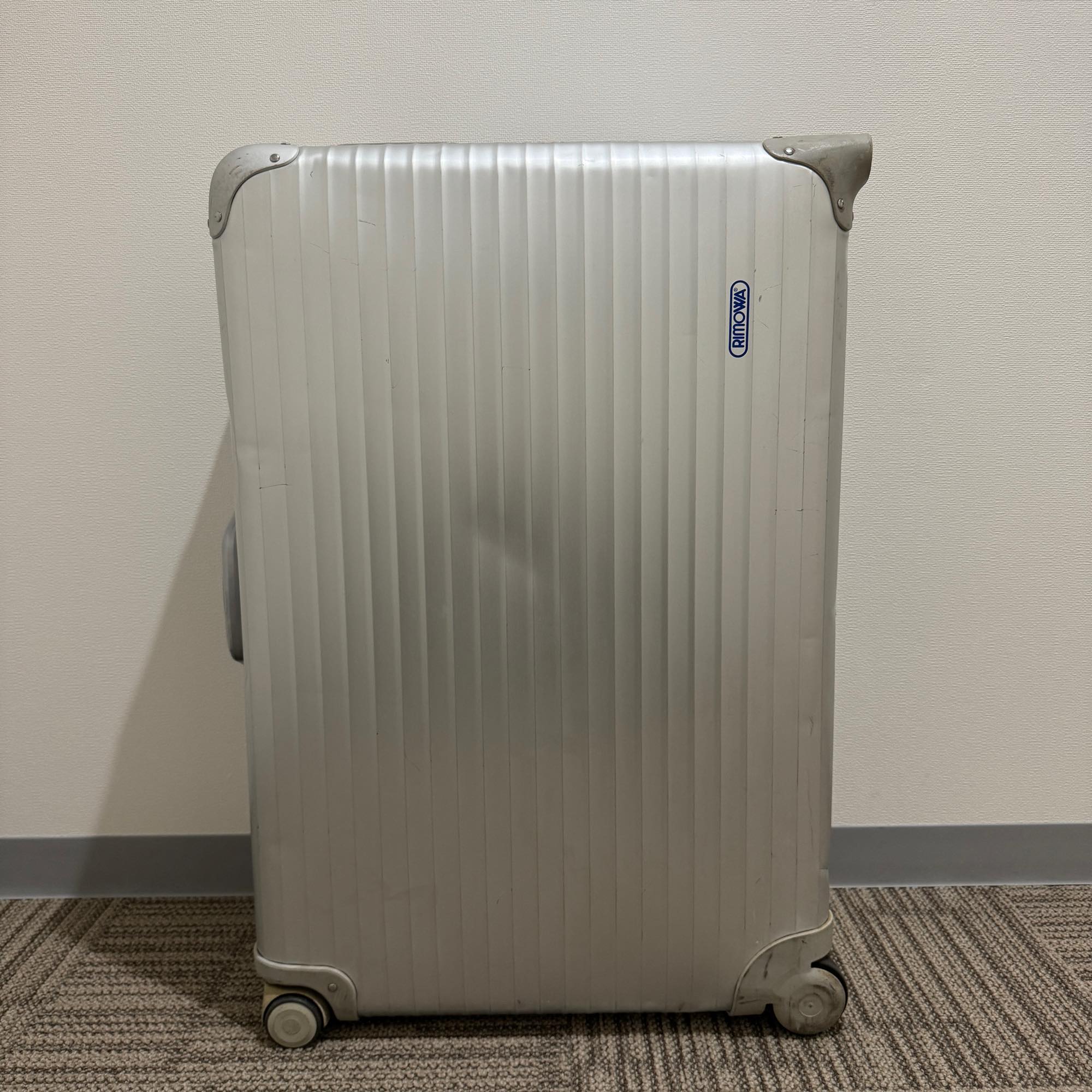 リモワ　シルバーインテグラル　中古商品　927.77-2　104リットル　4輪