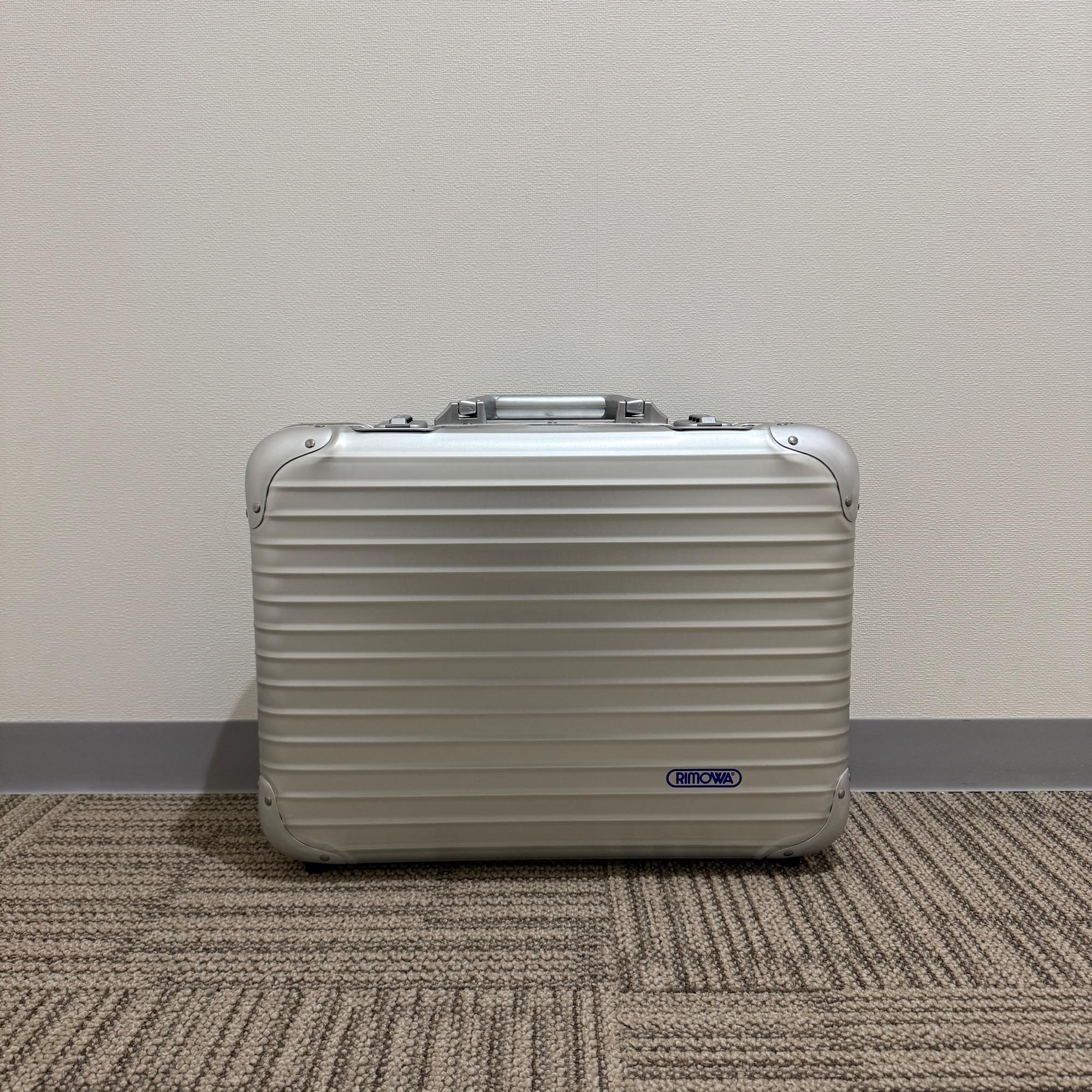 リモワ　アタッシェケース　中古商品　928.14-2　22リットル