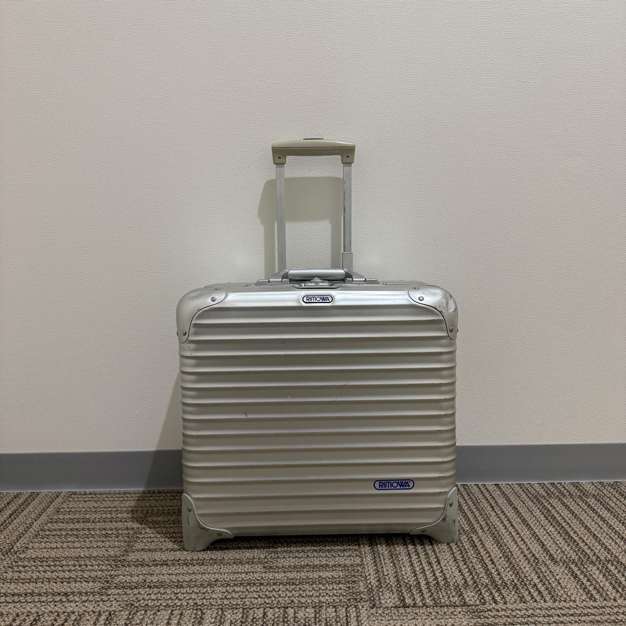 リモワ　トパーズ　中古商品　U928.40-2　23リットル　2輪