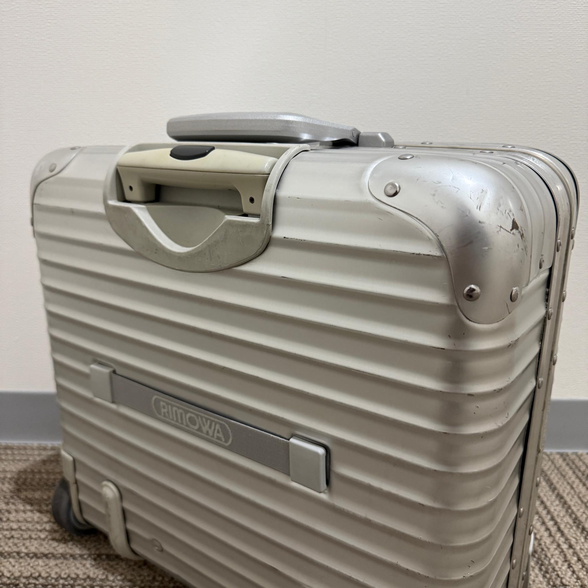 リモワ　トパーズ　中古商品　U928.40-2　23リットル　2輪