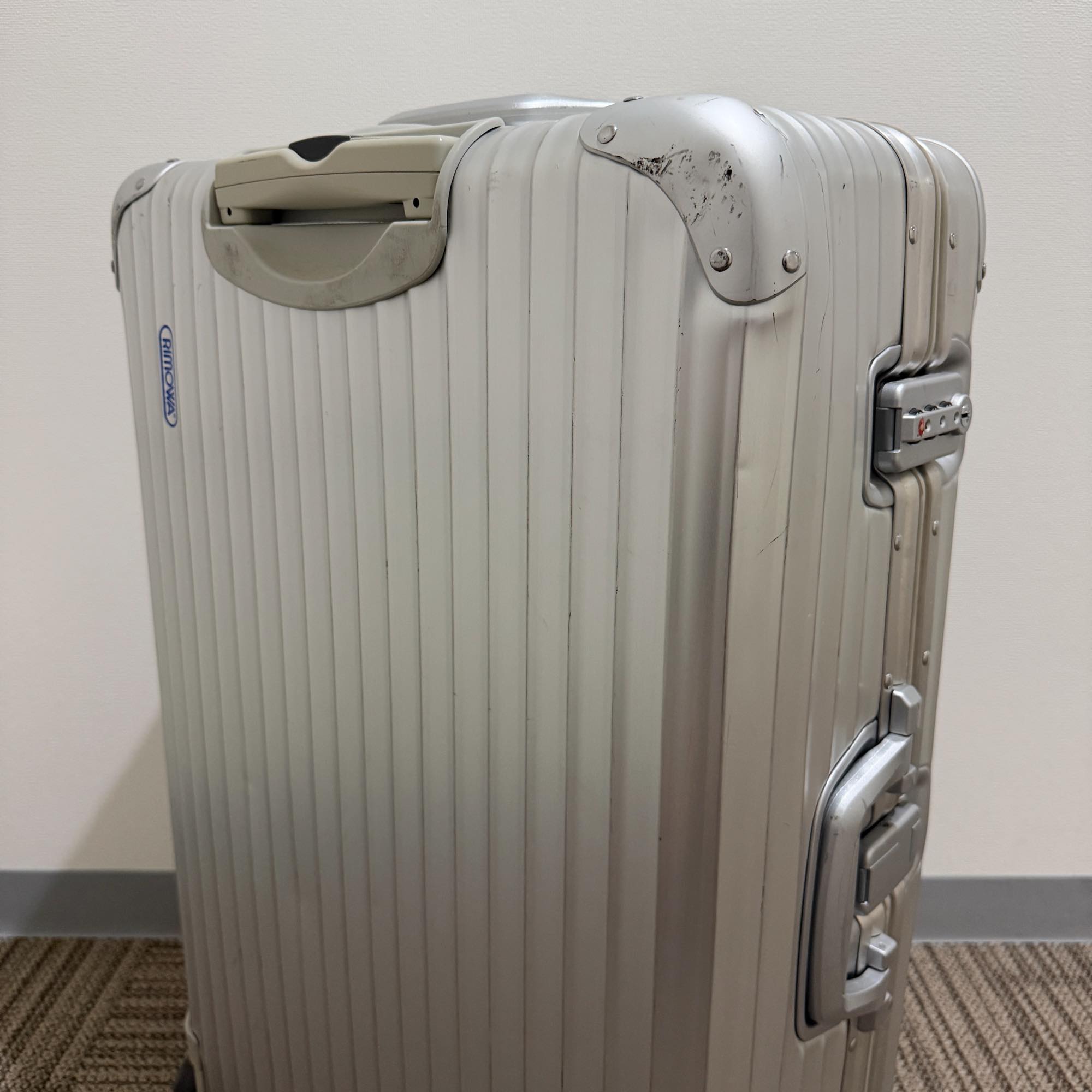 リモワ　トパーズ　中古商品　930.70-2　82リットル　2輪