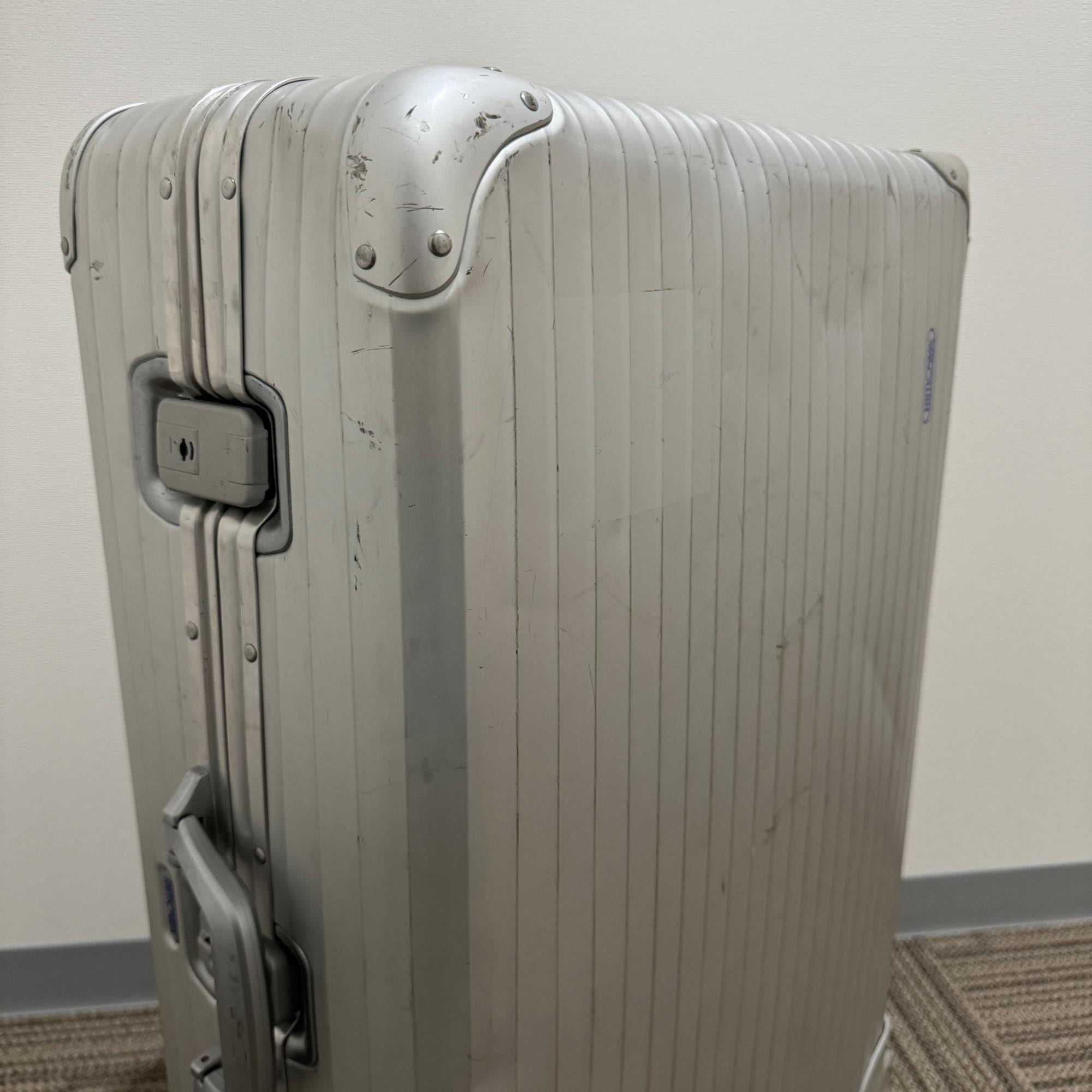 リモワ　トパーズ　中古商品　931.77-2　104リットル　4輪