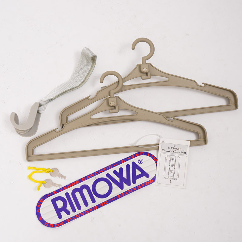 リモワ　トパーズ　中古商品　932.77-2　104リットル　4輪