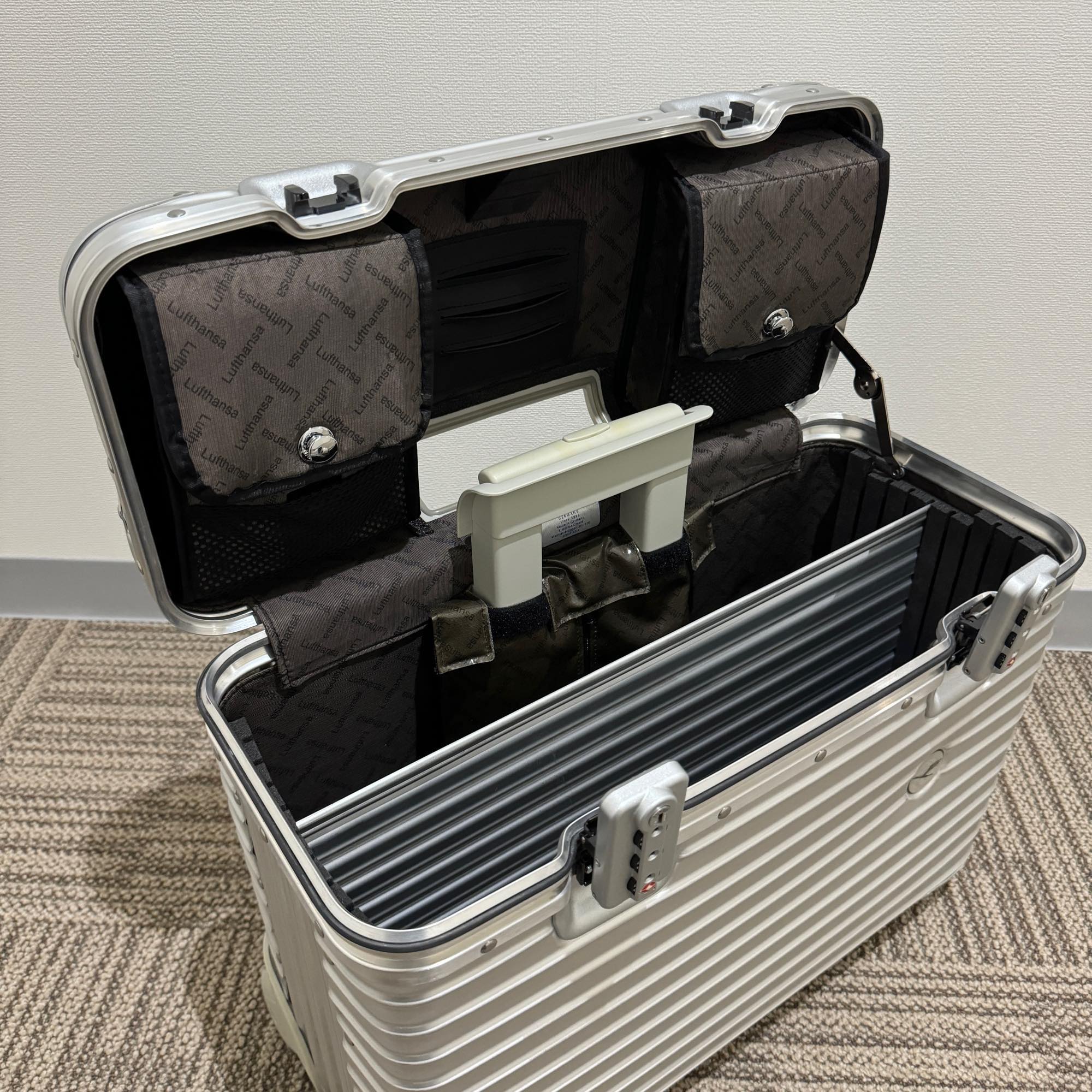 ルフトハンザ リモワ パイロット 中古美品 940.50-2 29リットル 2輪