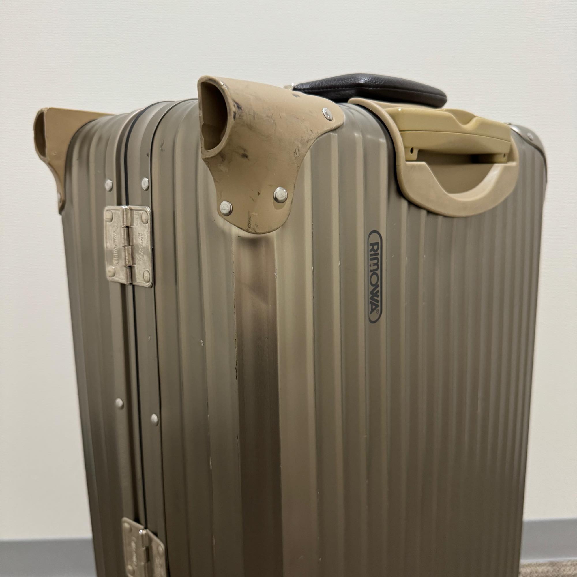 リモワ トパーズ 945.63-2 中古商品 64リットル 4輪 – リモワ(RIMOWA