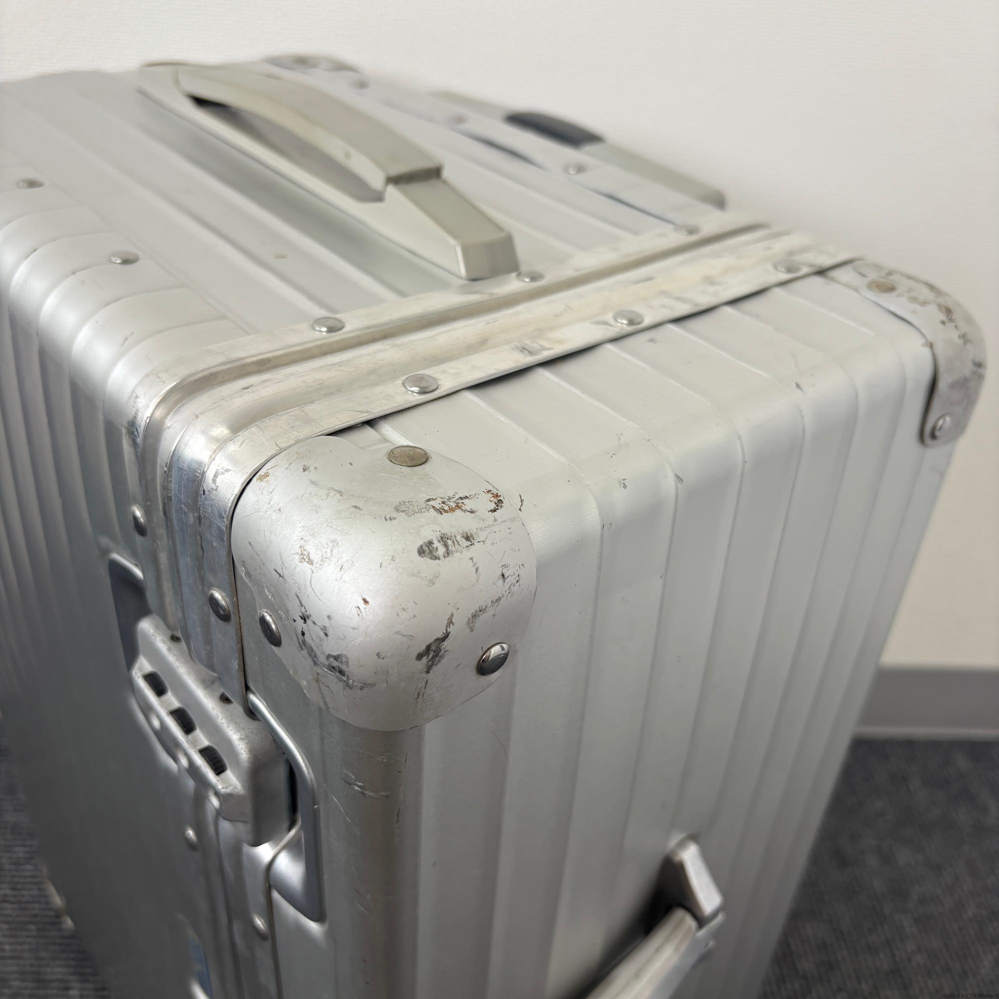 リモワ トパーズ(オリジナル)　U950.51-2　中古美品　42リットル　2輪