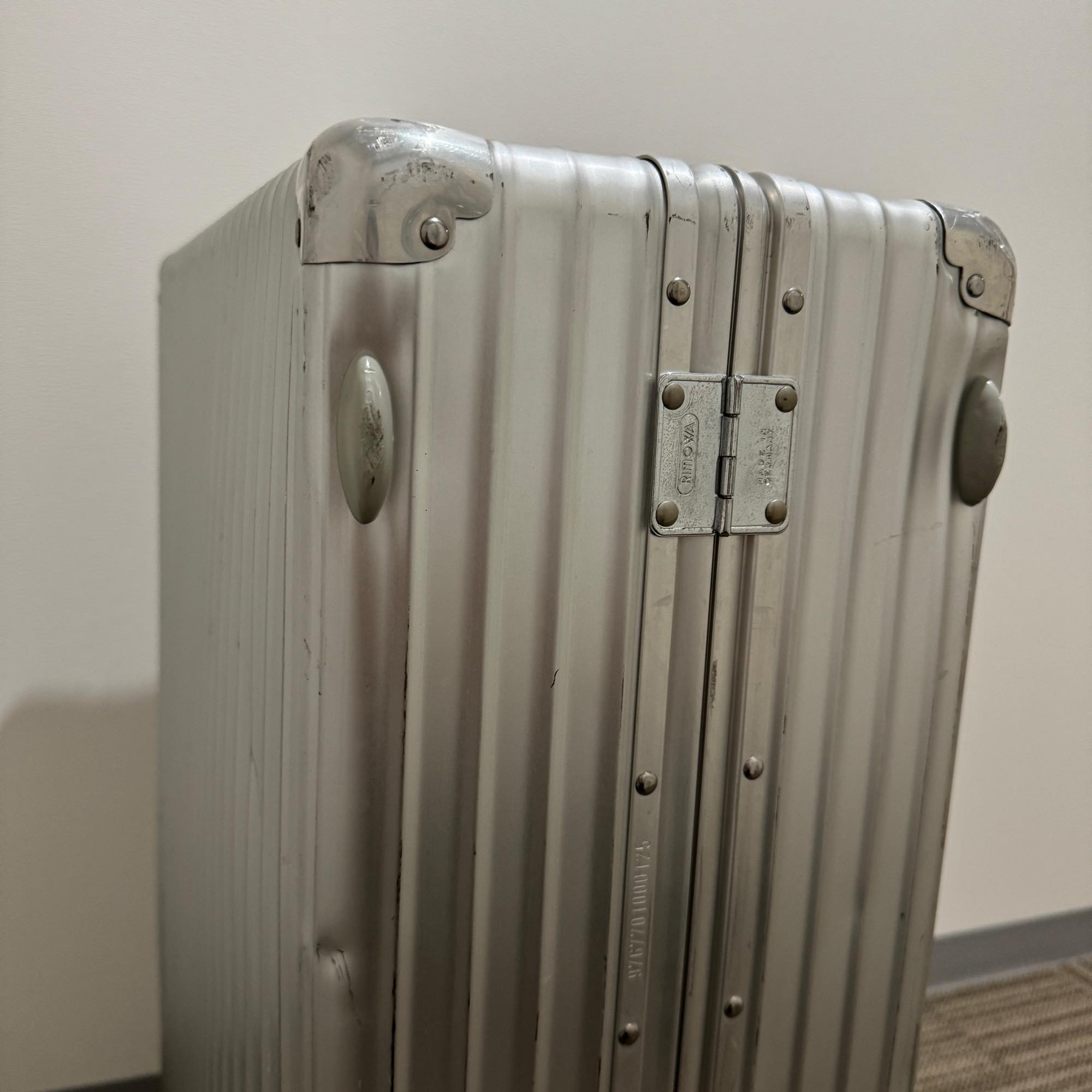【廃盤】 RIMOWA クラシックフライト キャリーケース 104L 2輪 リモワ クラシックフライト U976.77-2 104リットル 2輪 – リモワ