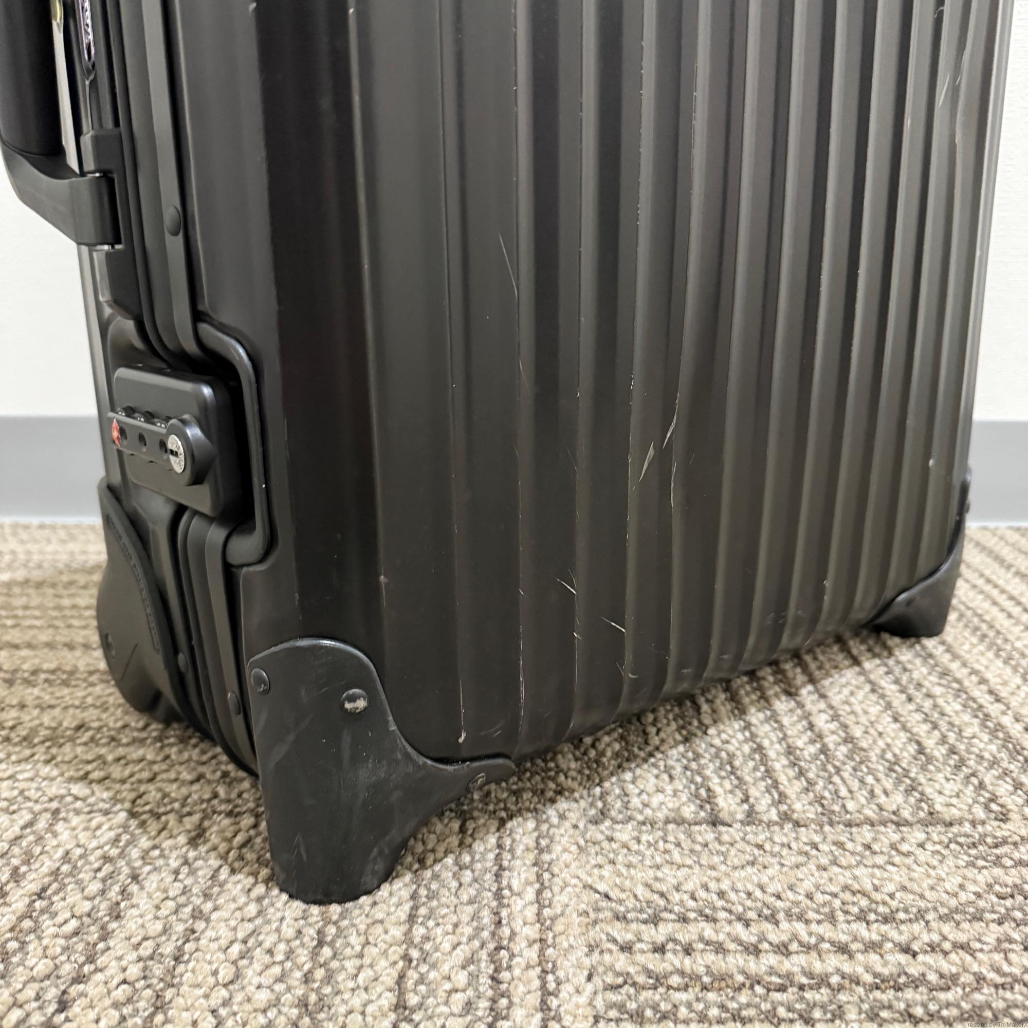 リモワ トパーズ ステルス 986.11-2 32リットル 中古商品 2輪 – リモワ